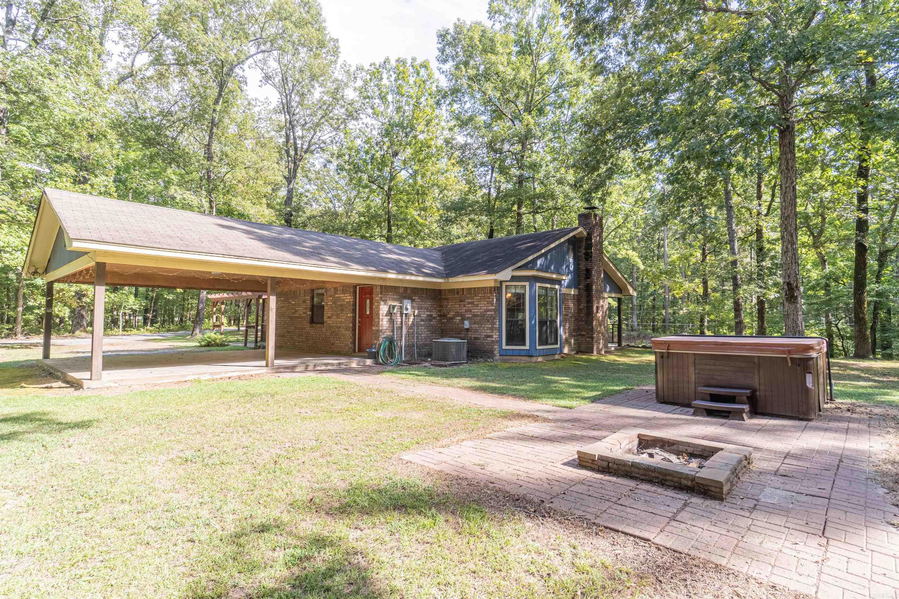 609 Red Oak Acres Dr  Redfield, AR