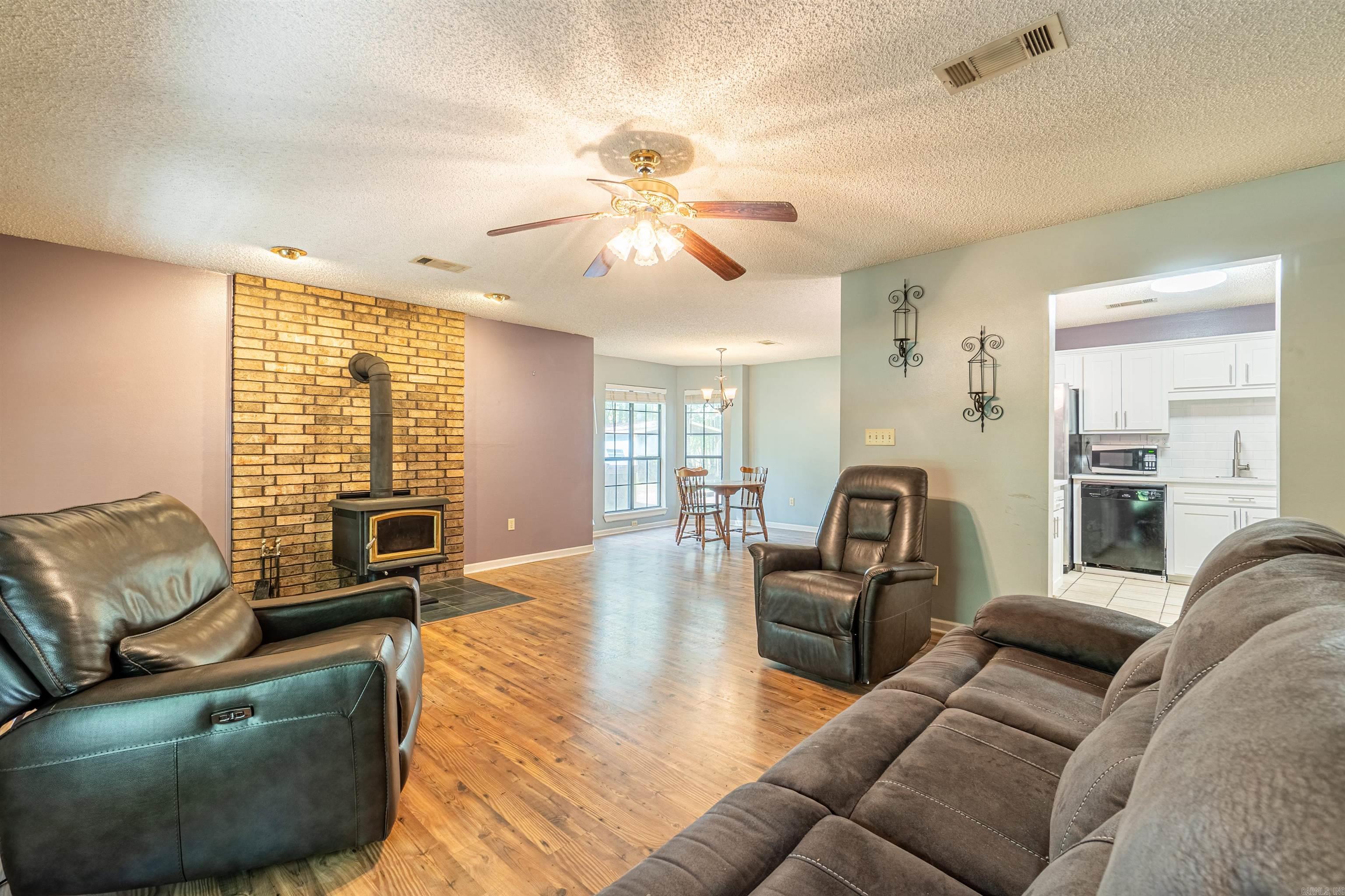 609 Red Oak Acres Dr  Redfield, AR