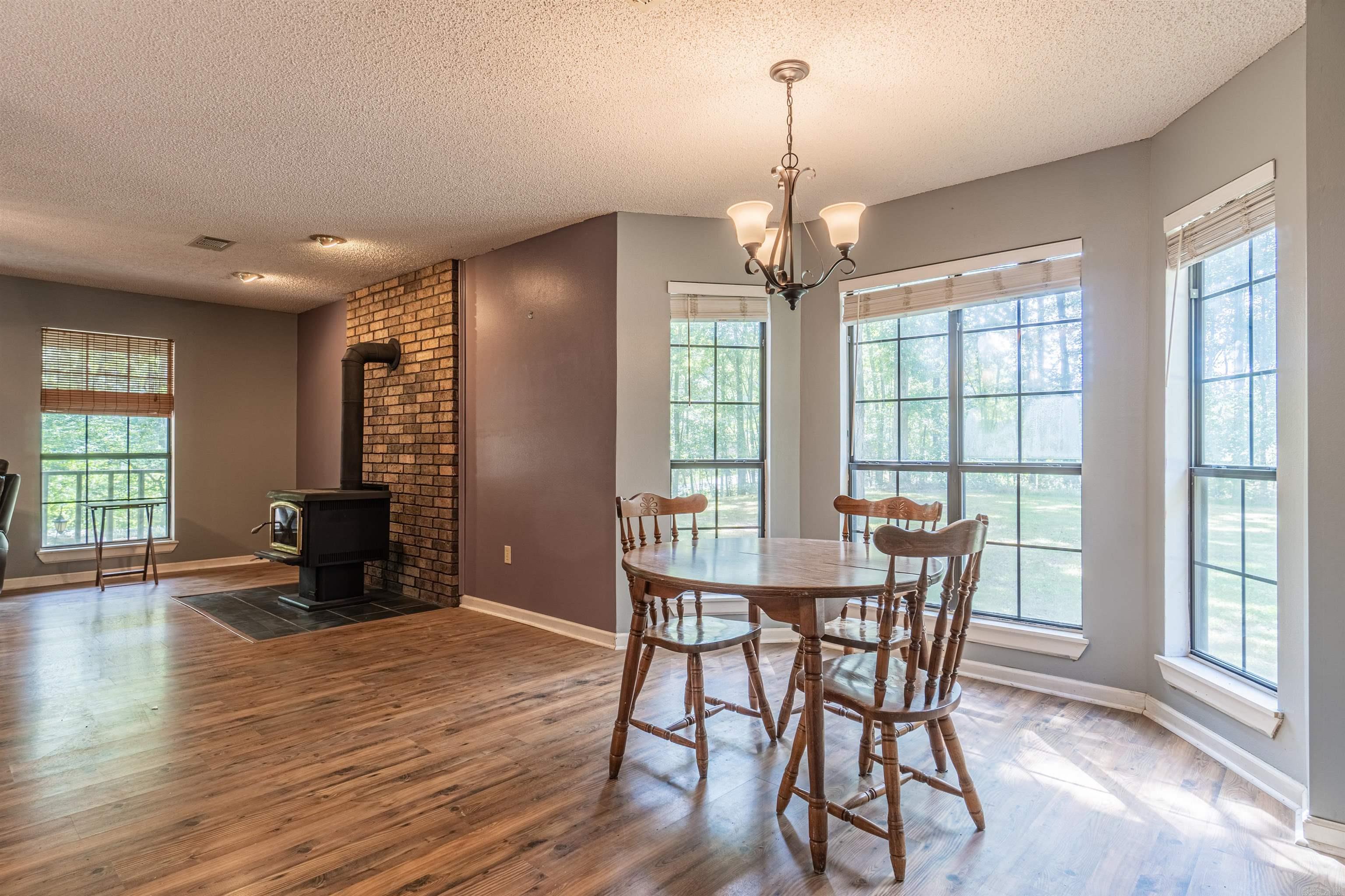 609 Red Oak Acres Dr  Redfield, AR