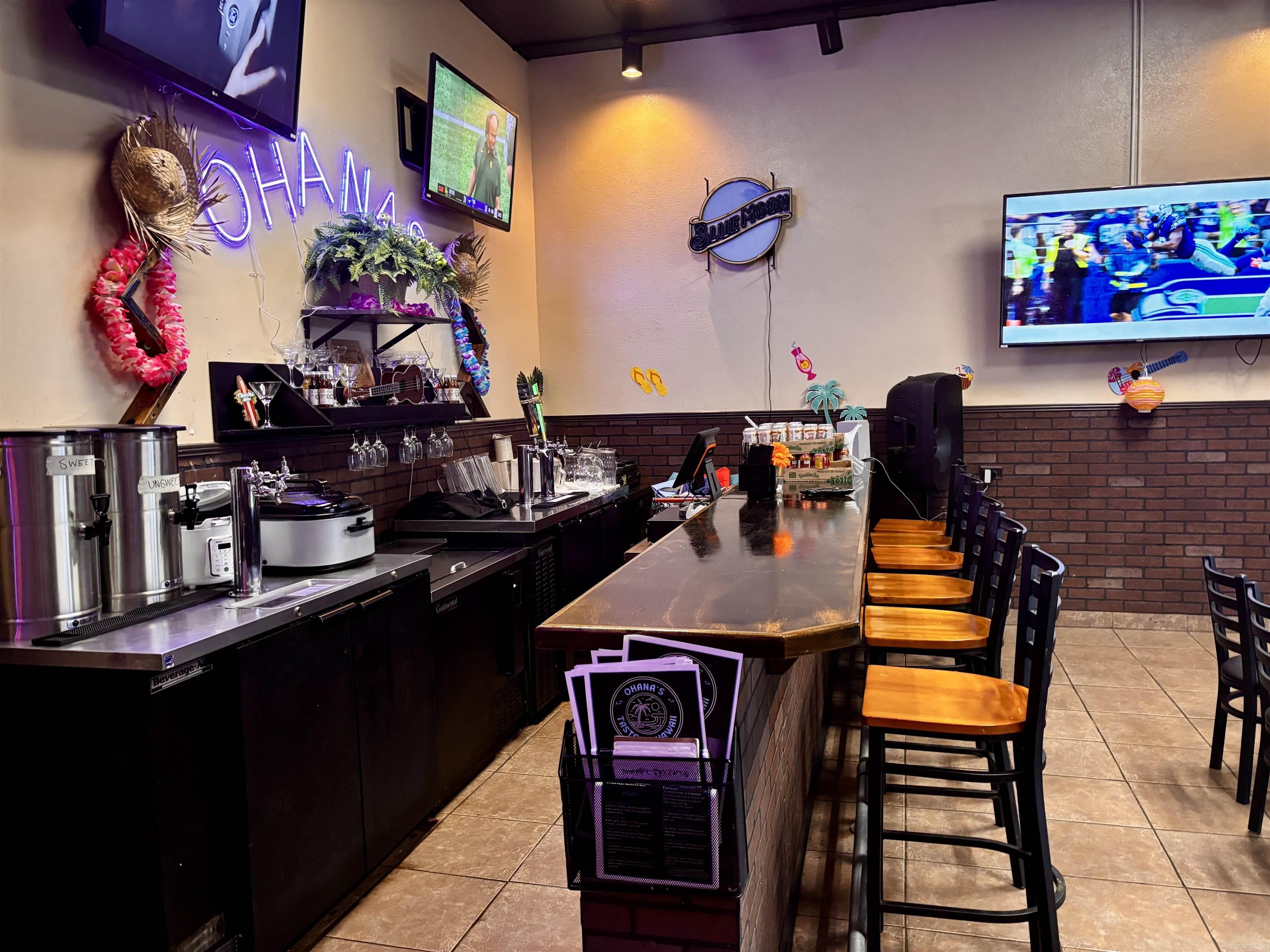 100-102 W Broadway  Morrilton, AR