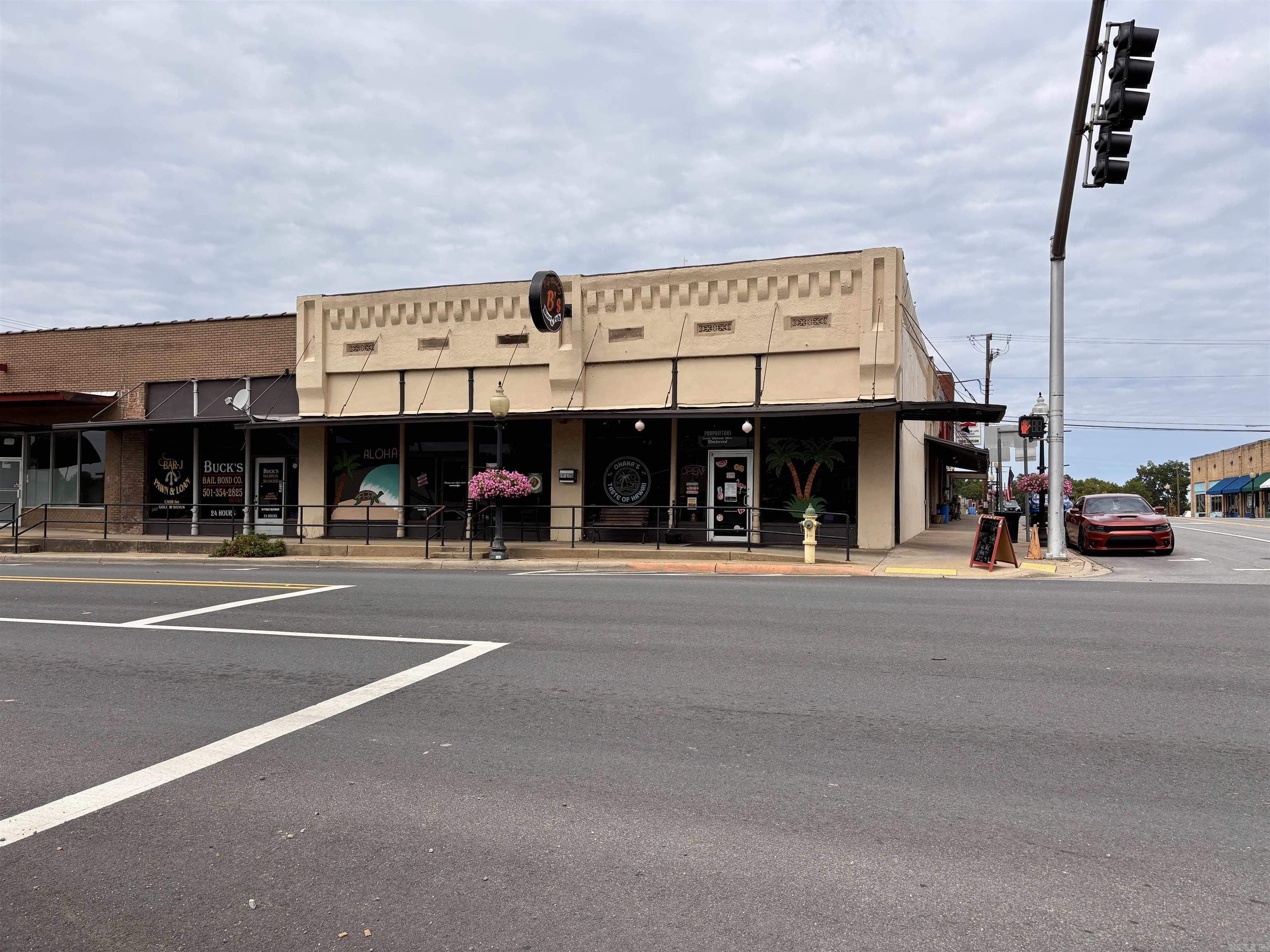 100-102 W Broadway  Morrilton, AR