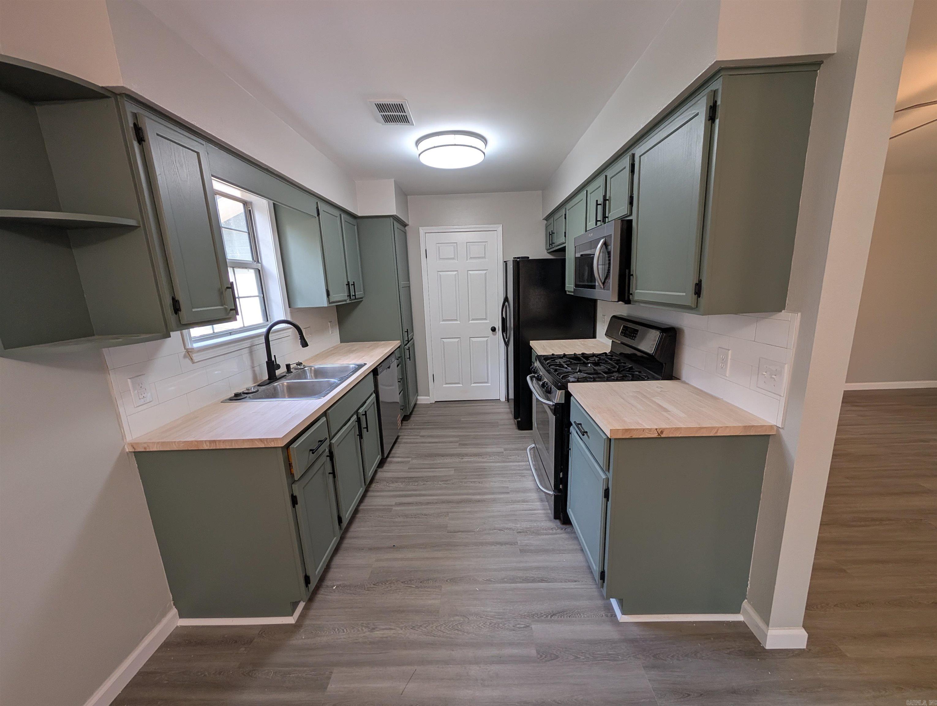 205 NW 17th  Atkins, AR