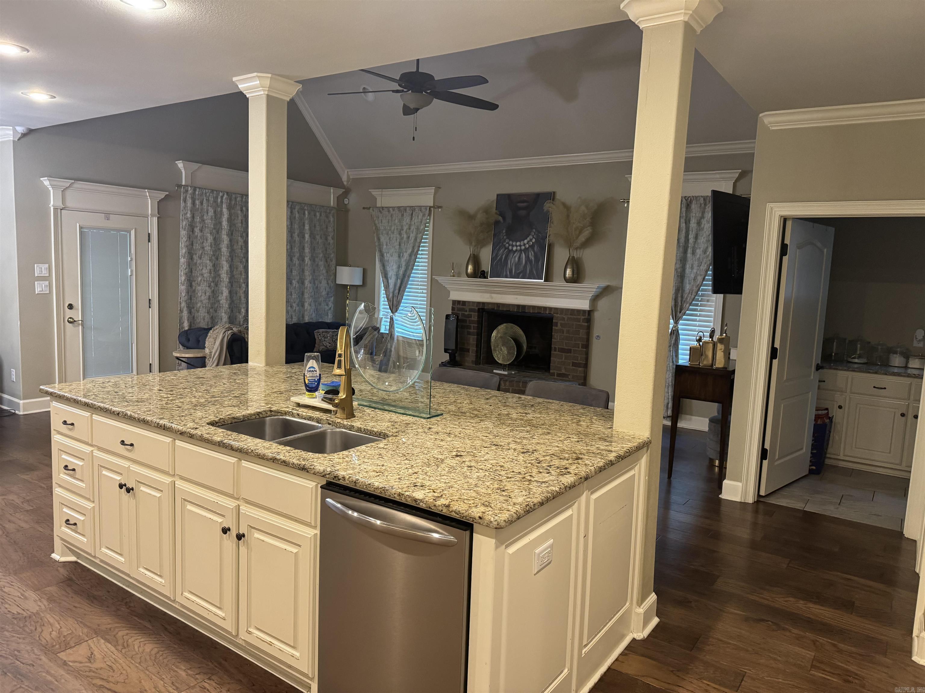 116 CARRIAGE COURT  White Hall, AR