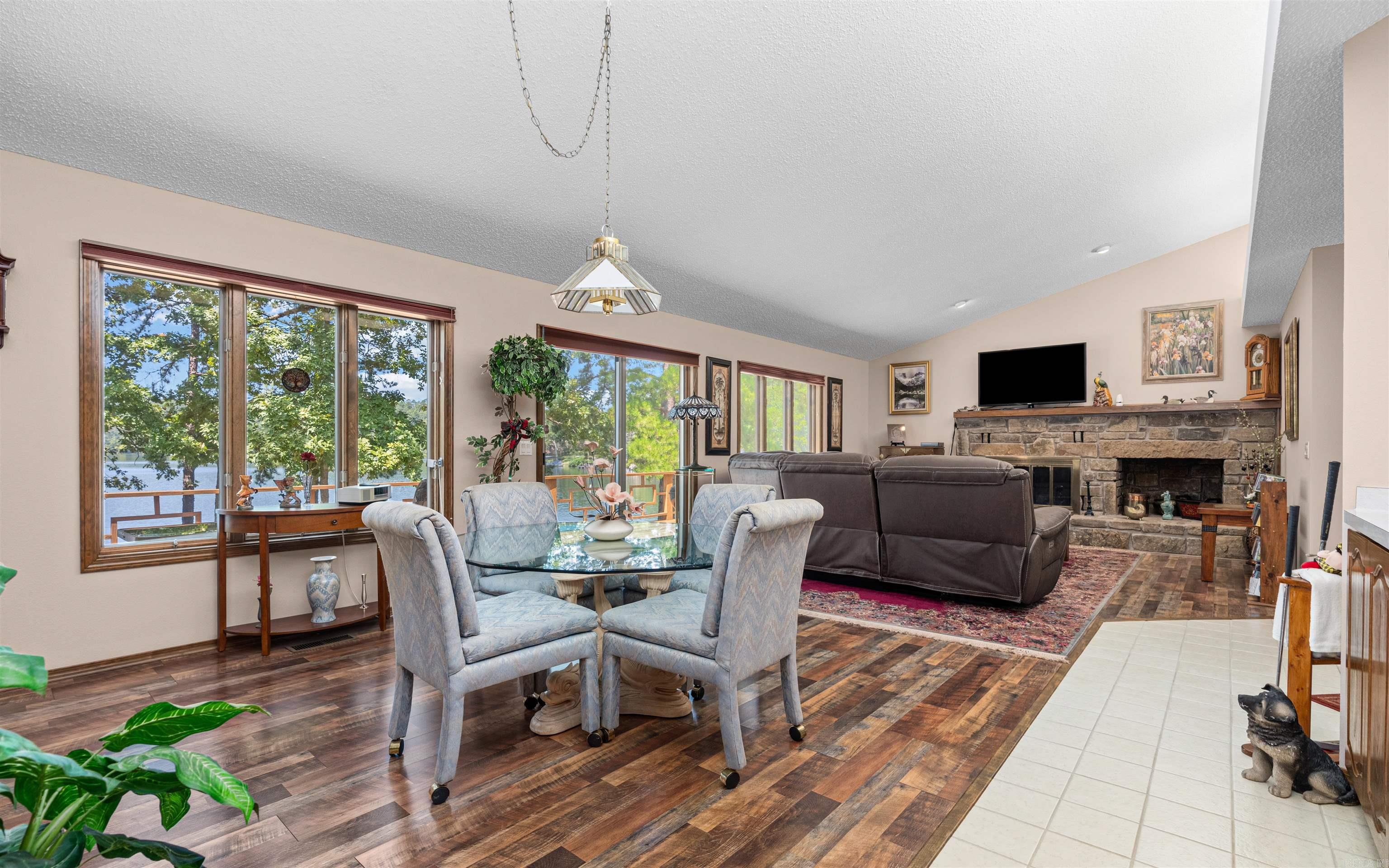 10 Delavega  Hot Springs Village, AR