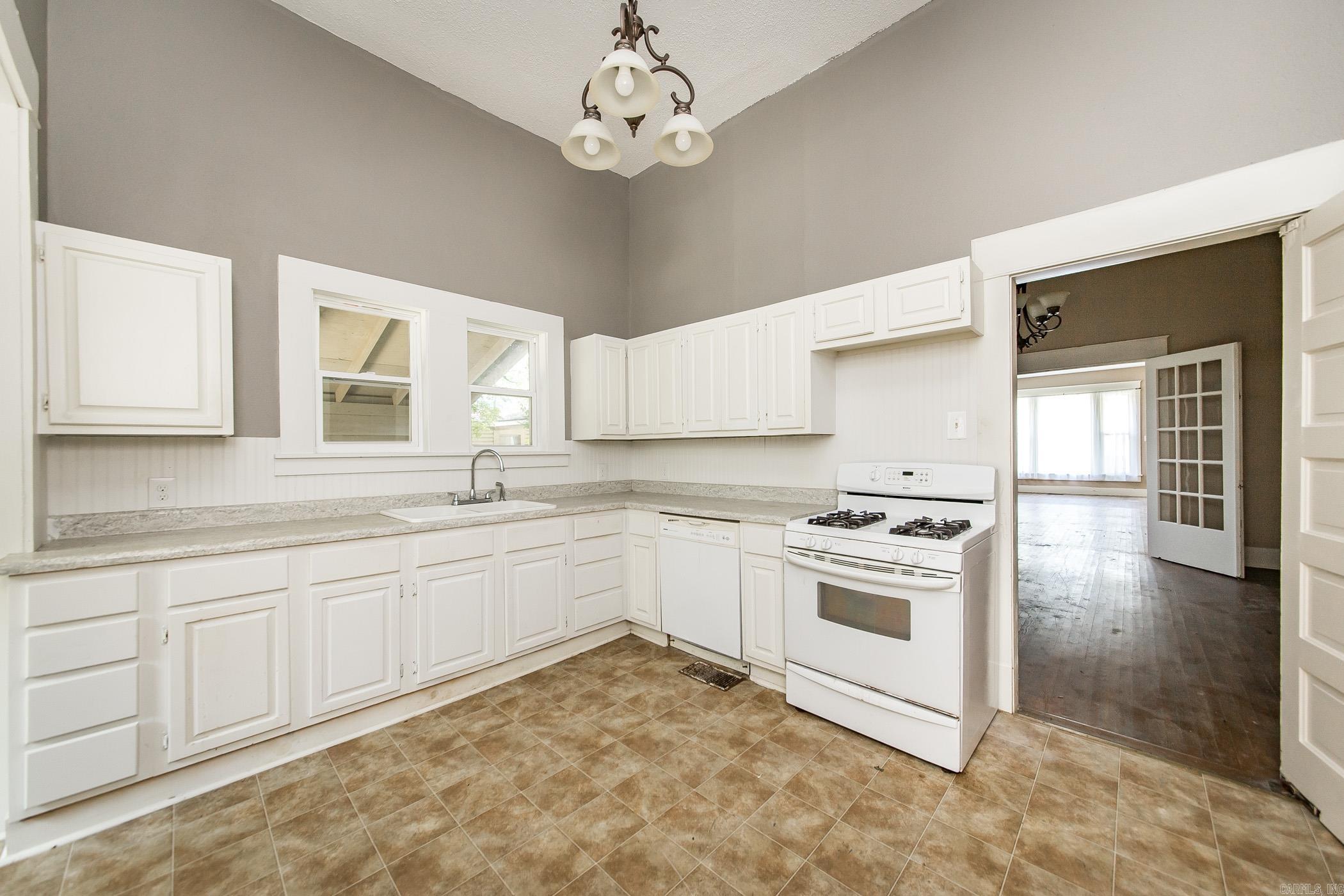 801 Crittenden  Arkadelphia, AR