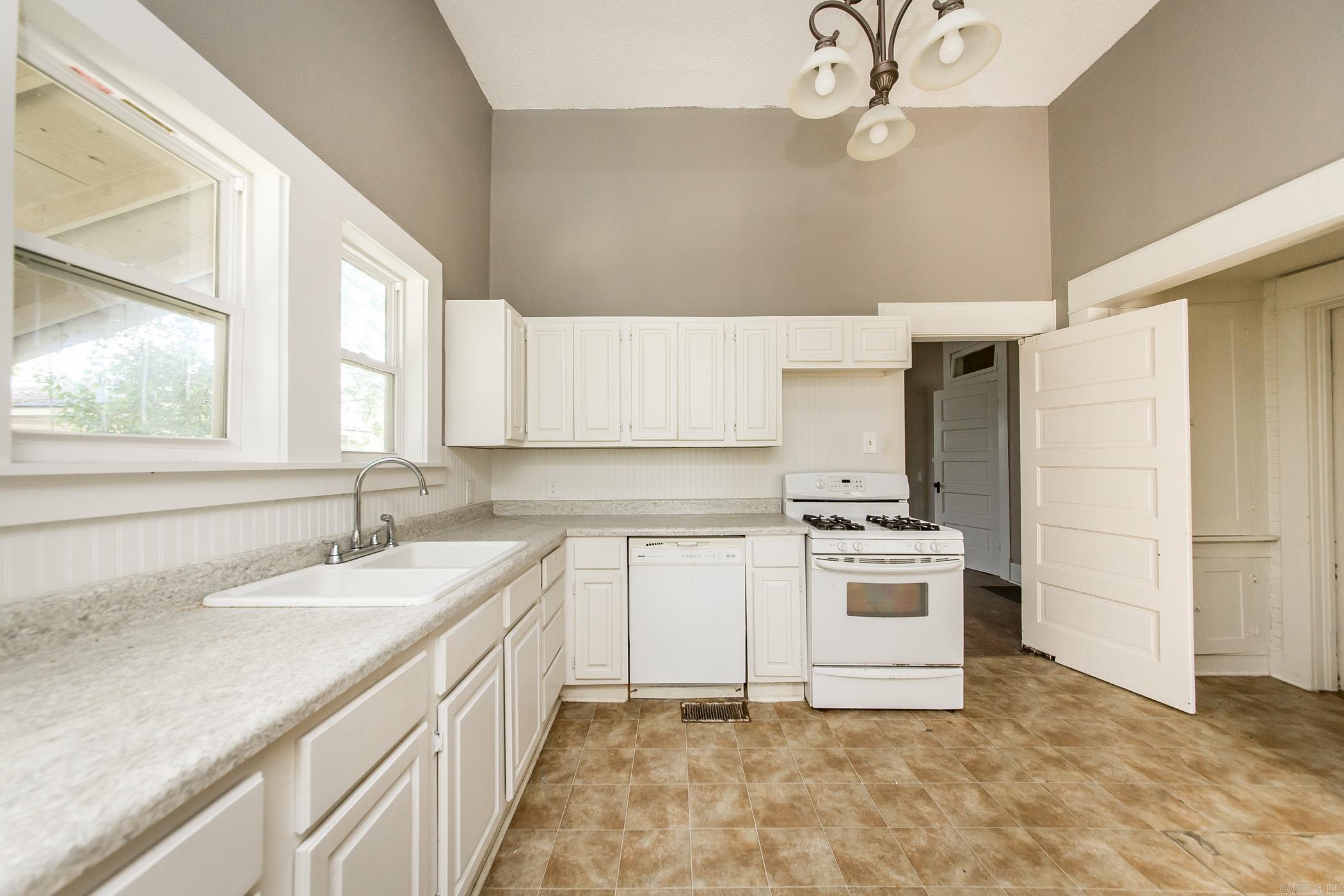 801 Crittenden  Arkadelphia, AR