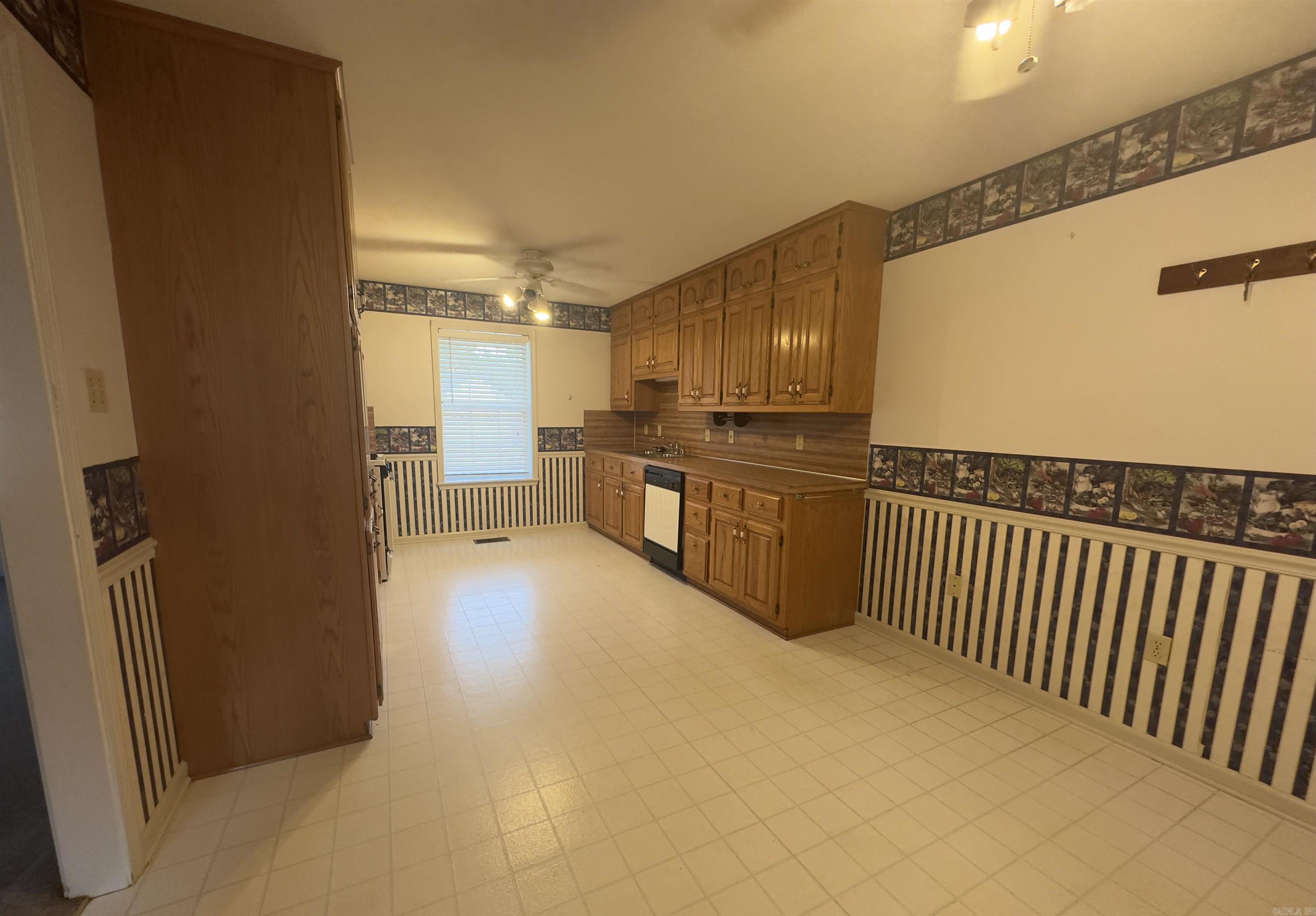 2400 Charlestowne Dr.  Searcy, AR