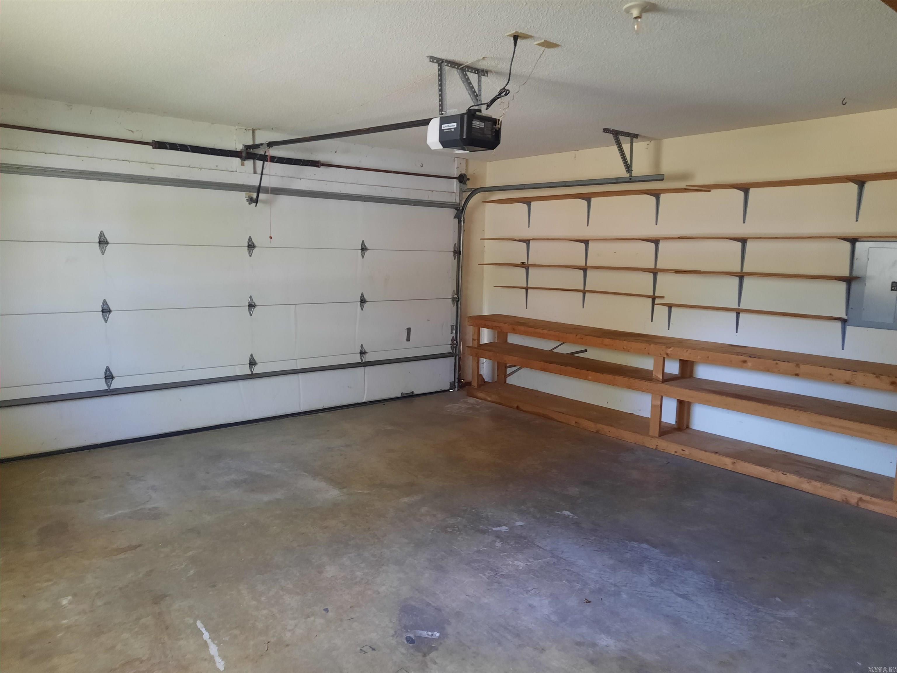 701 Clarence  Mountain View, AR