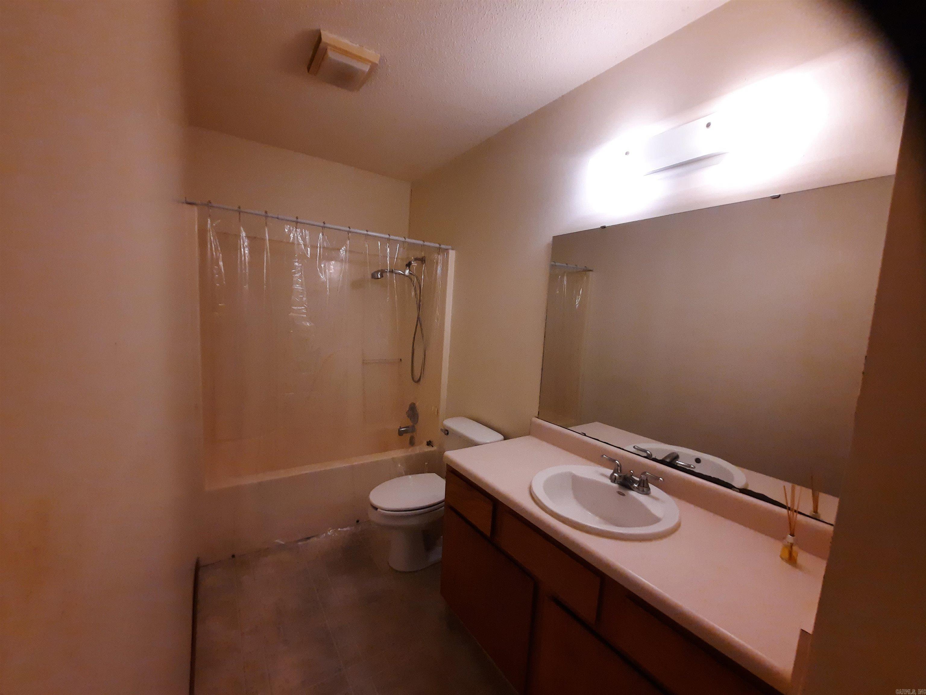 701 Clarence  Mountain View, AR