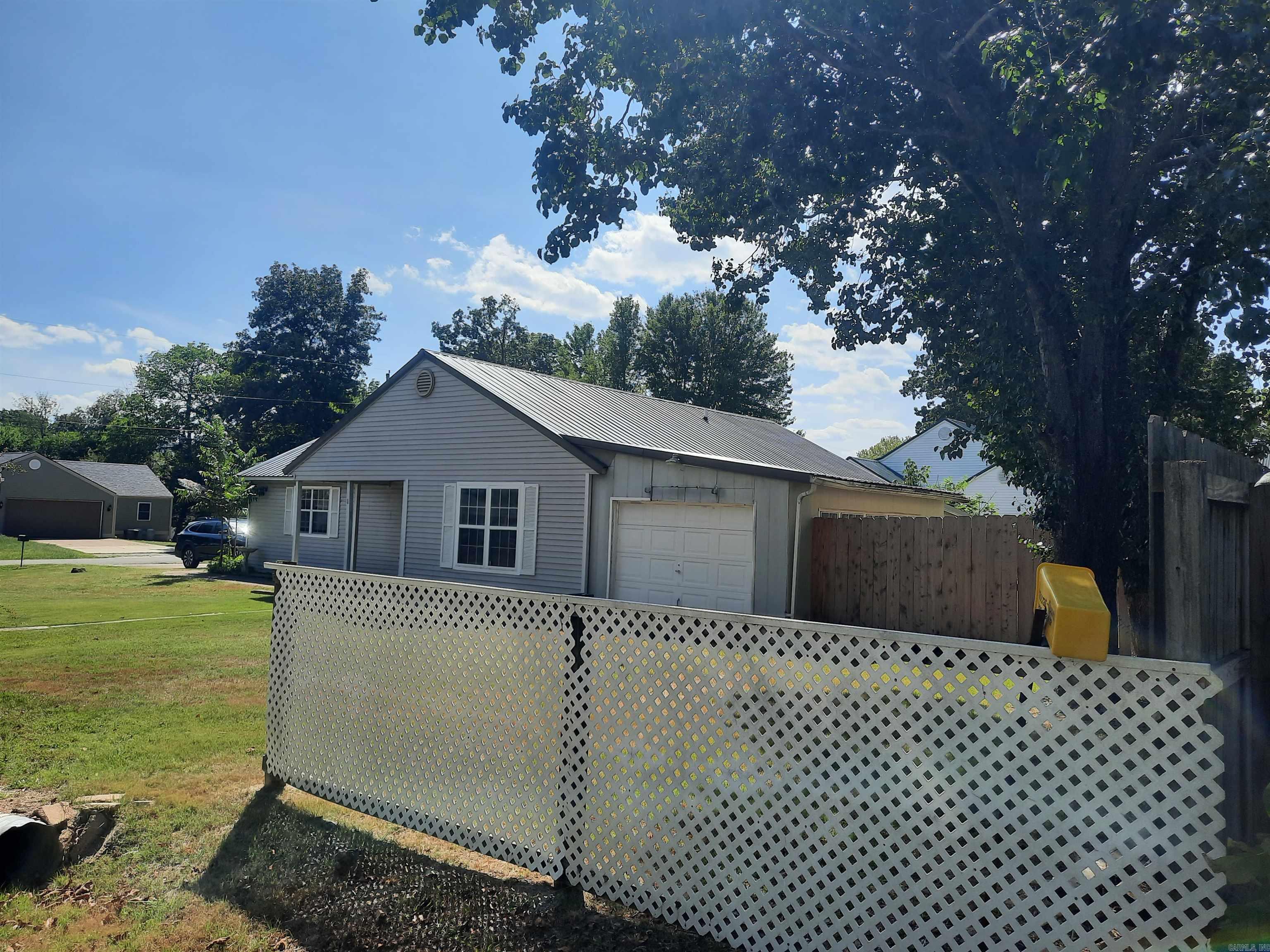 701 Clarence  Mountain View, AR