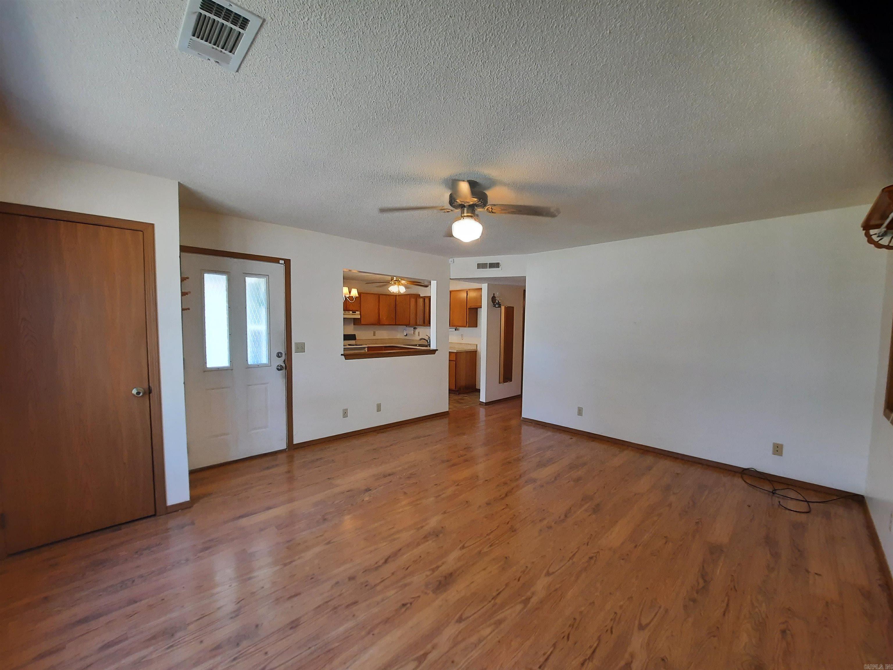 701 Clarence  Mountain View, AR