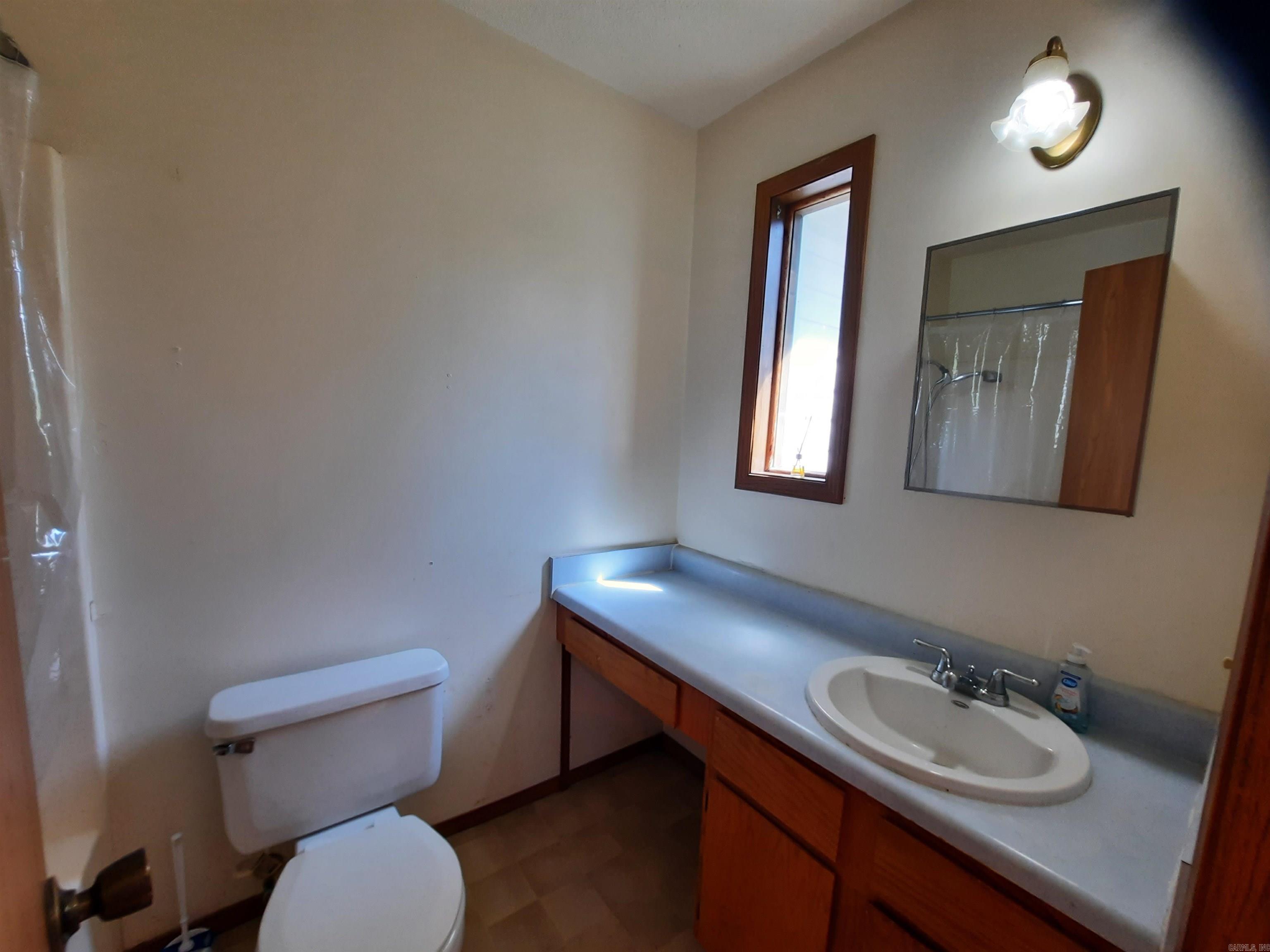 701 Clarence  Mountain View, AR