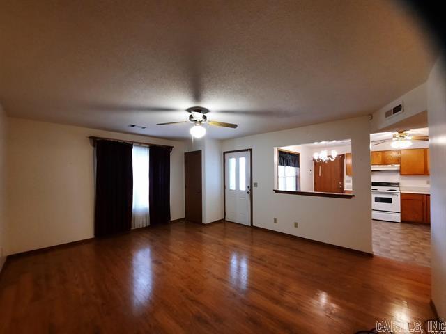 701 Clarence  Mountain View, AR