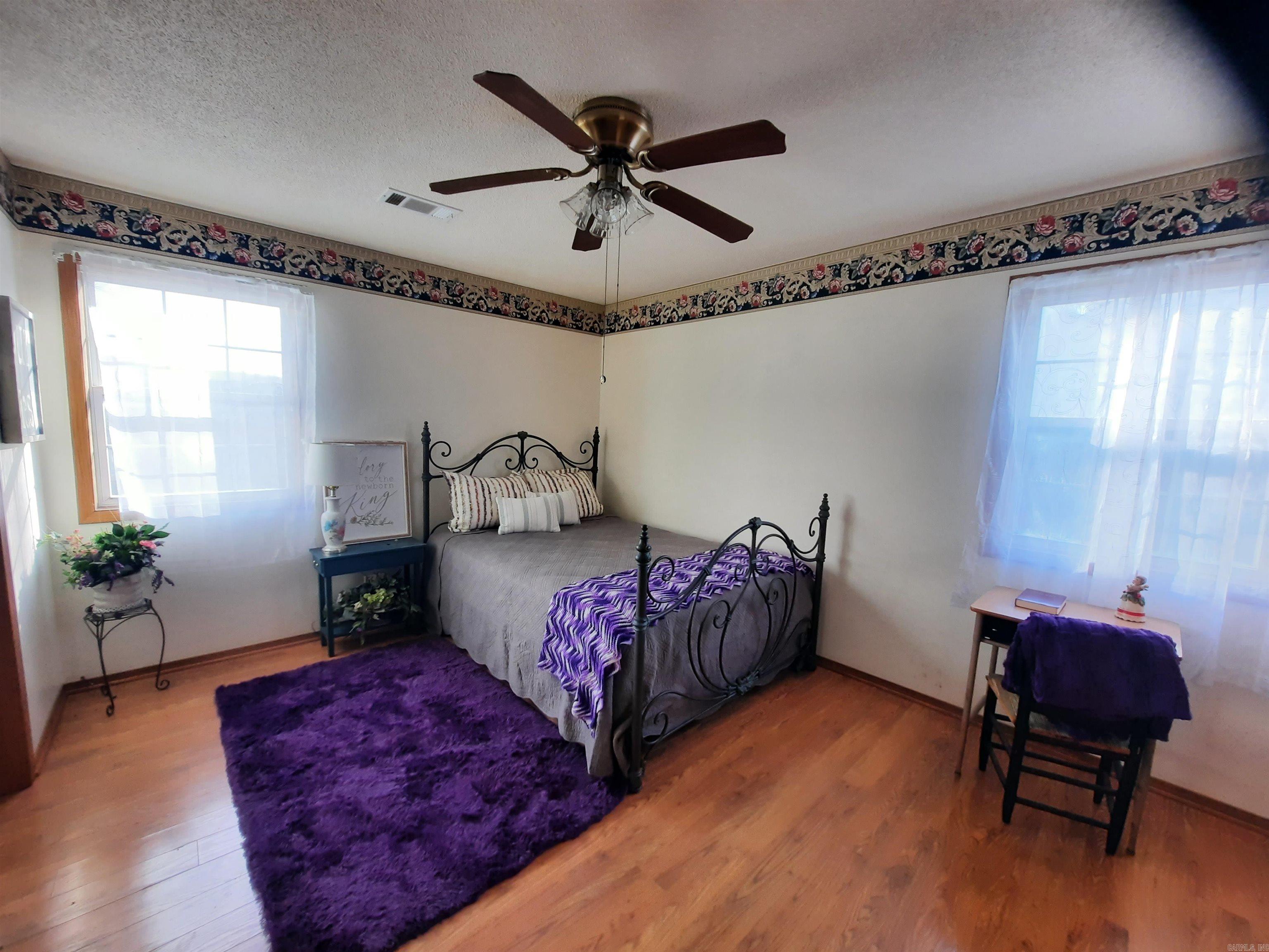 701 Clarence  Mountain View, AR