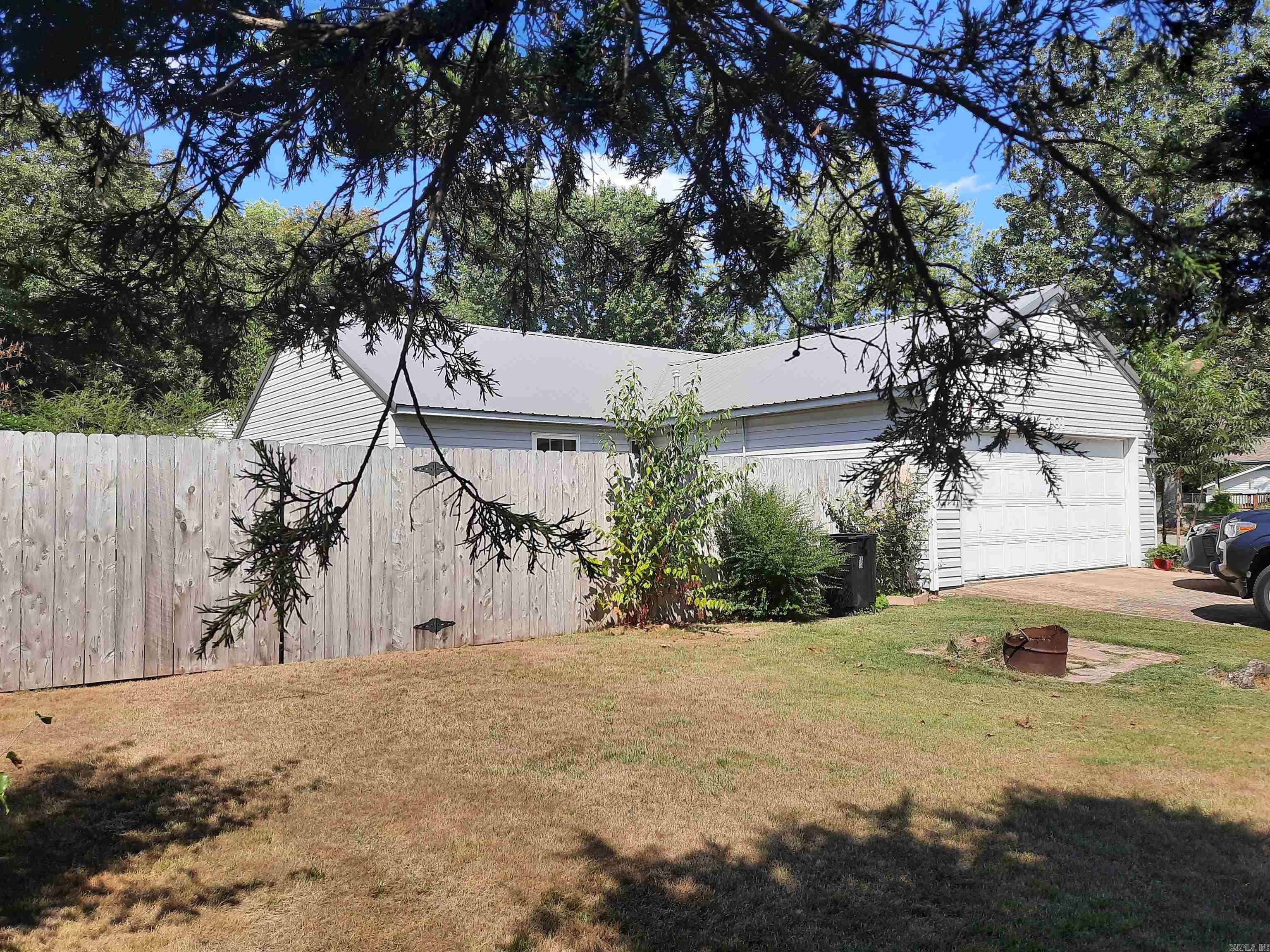 701 Clarence  Mountain View, AR