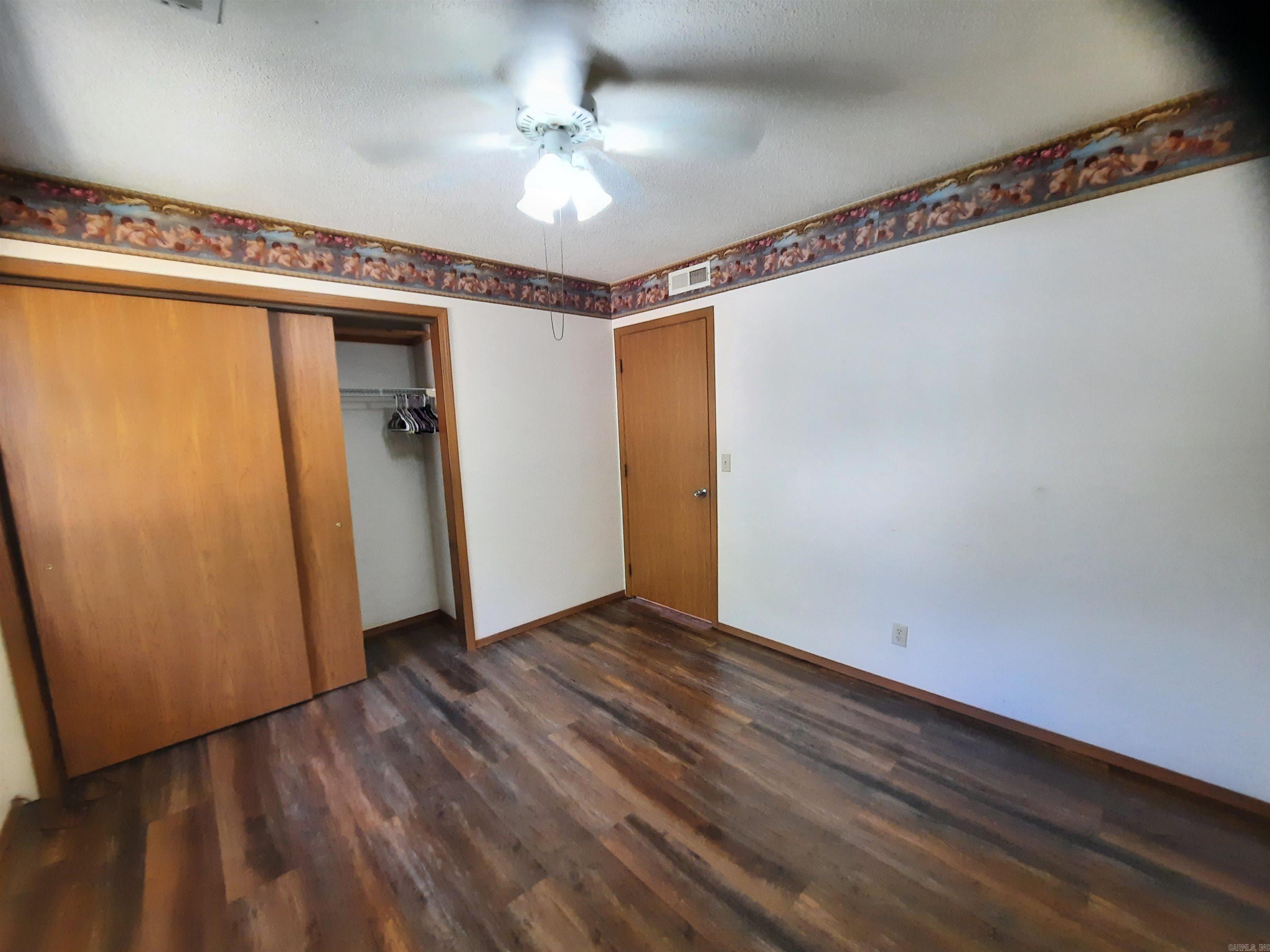 701 Clarence  Mountain View, AR