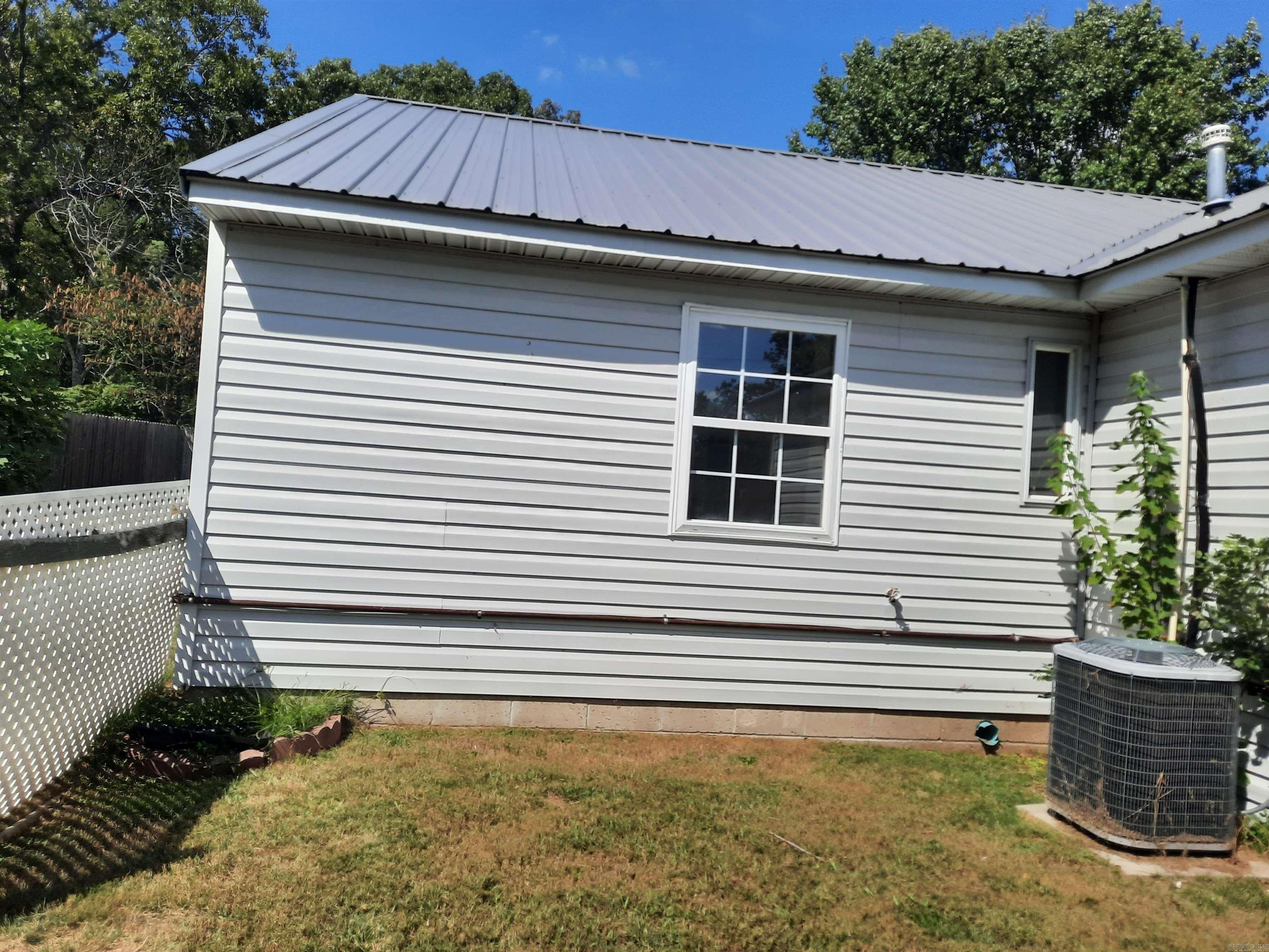 701 Clarence  Mountain View, AR