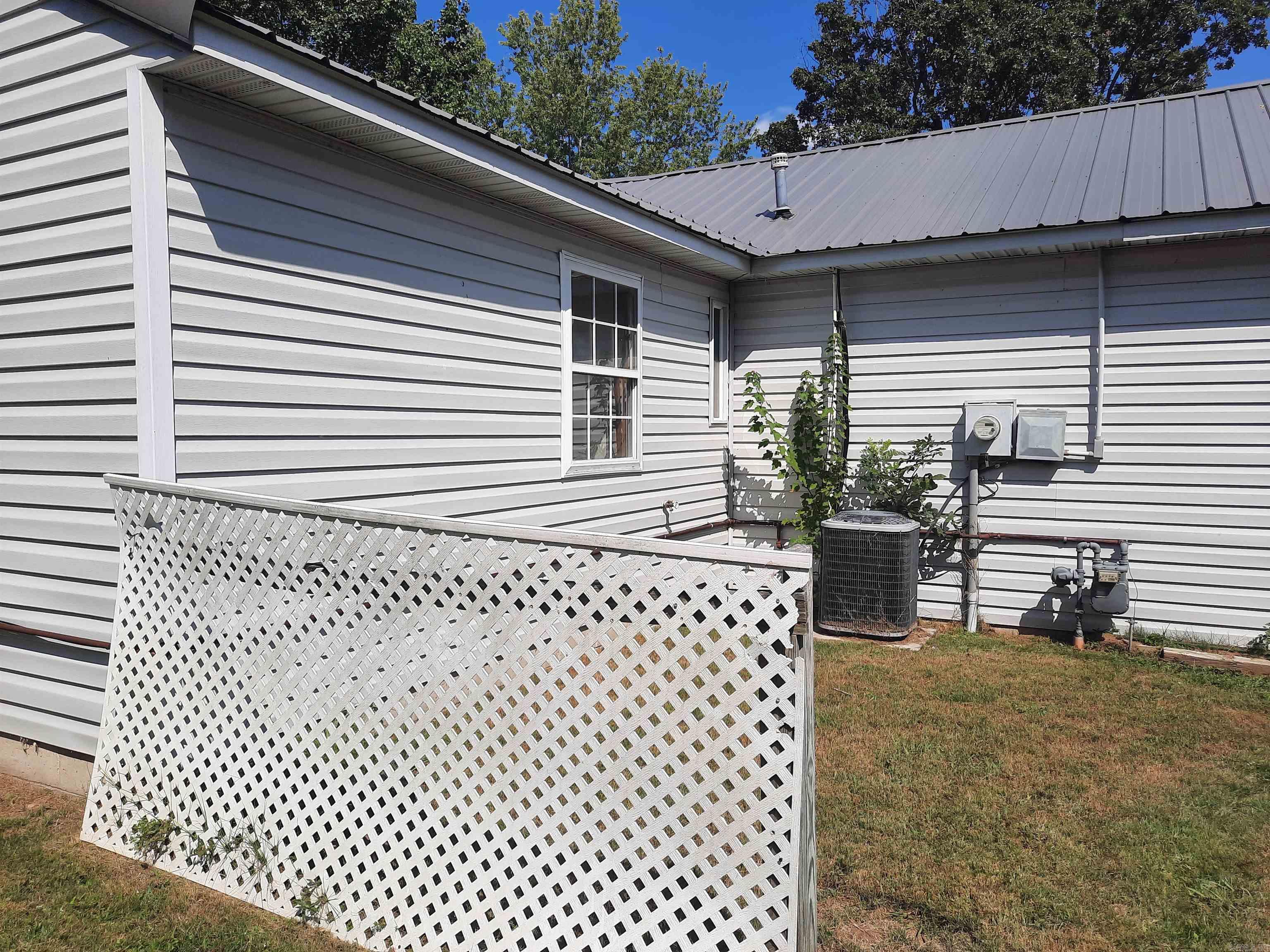 701 Clarence  Mountain View, AR