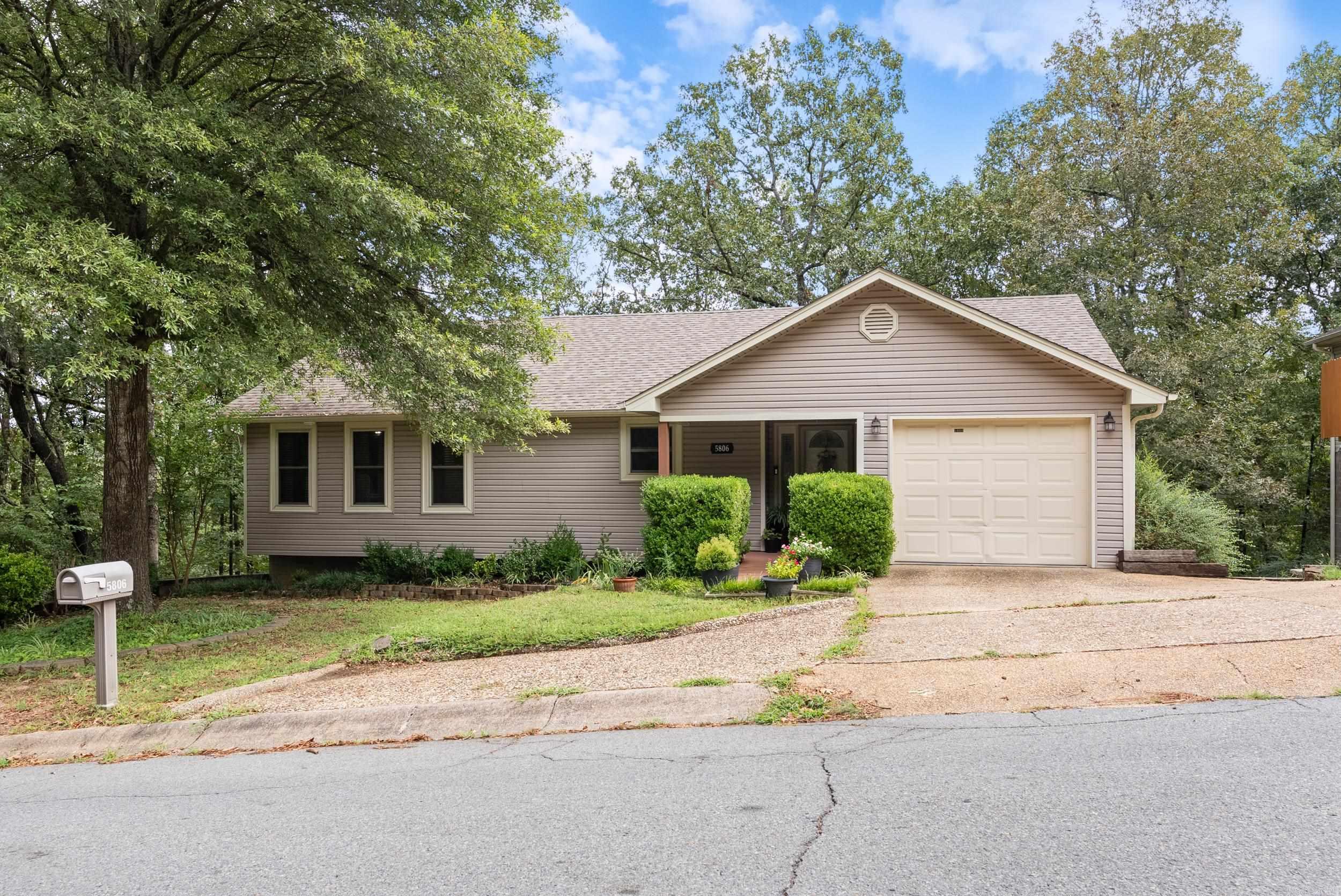 5806 Foxboro  North Little Rock, AR