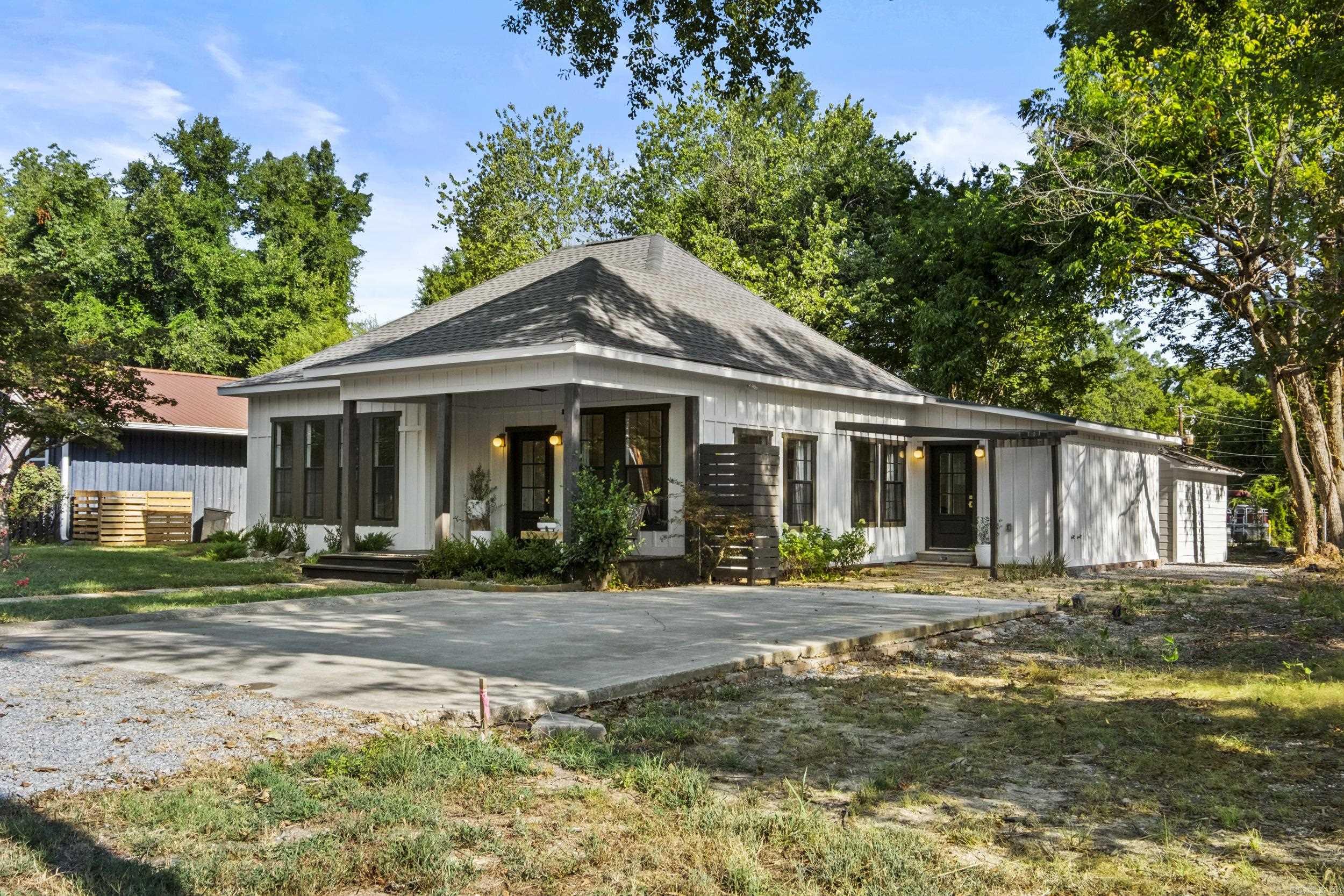 300 W High St  Sheridan, AR