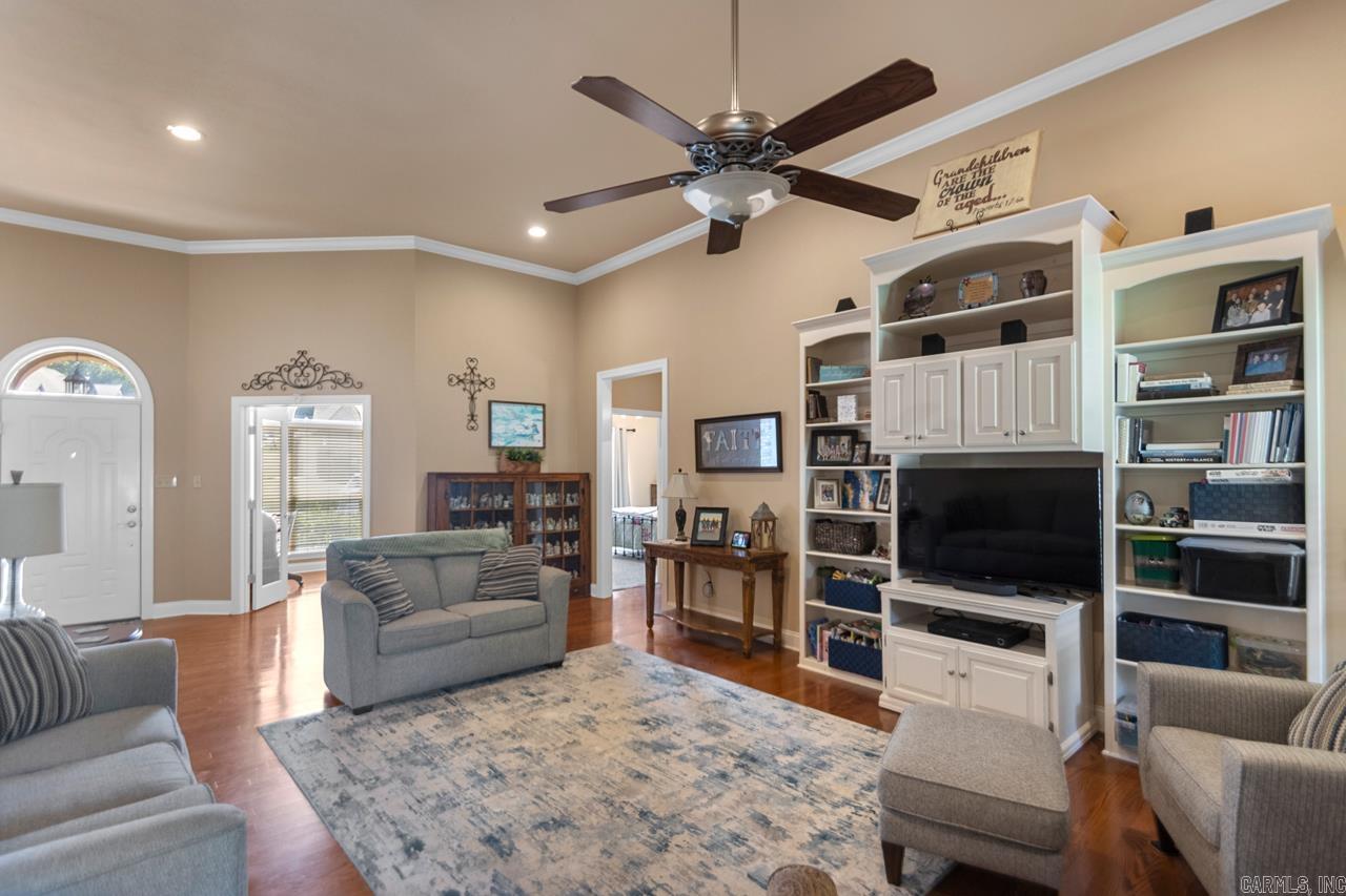 54 Oakbrooke  Sherwood, AR