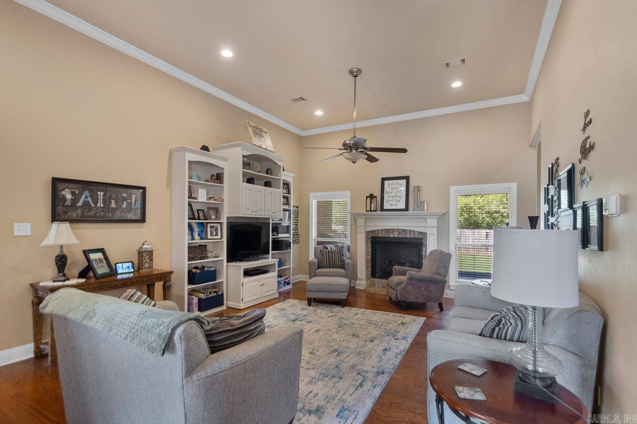 54 Oakbrooke  Sherwood, AR