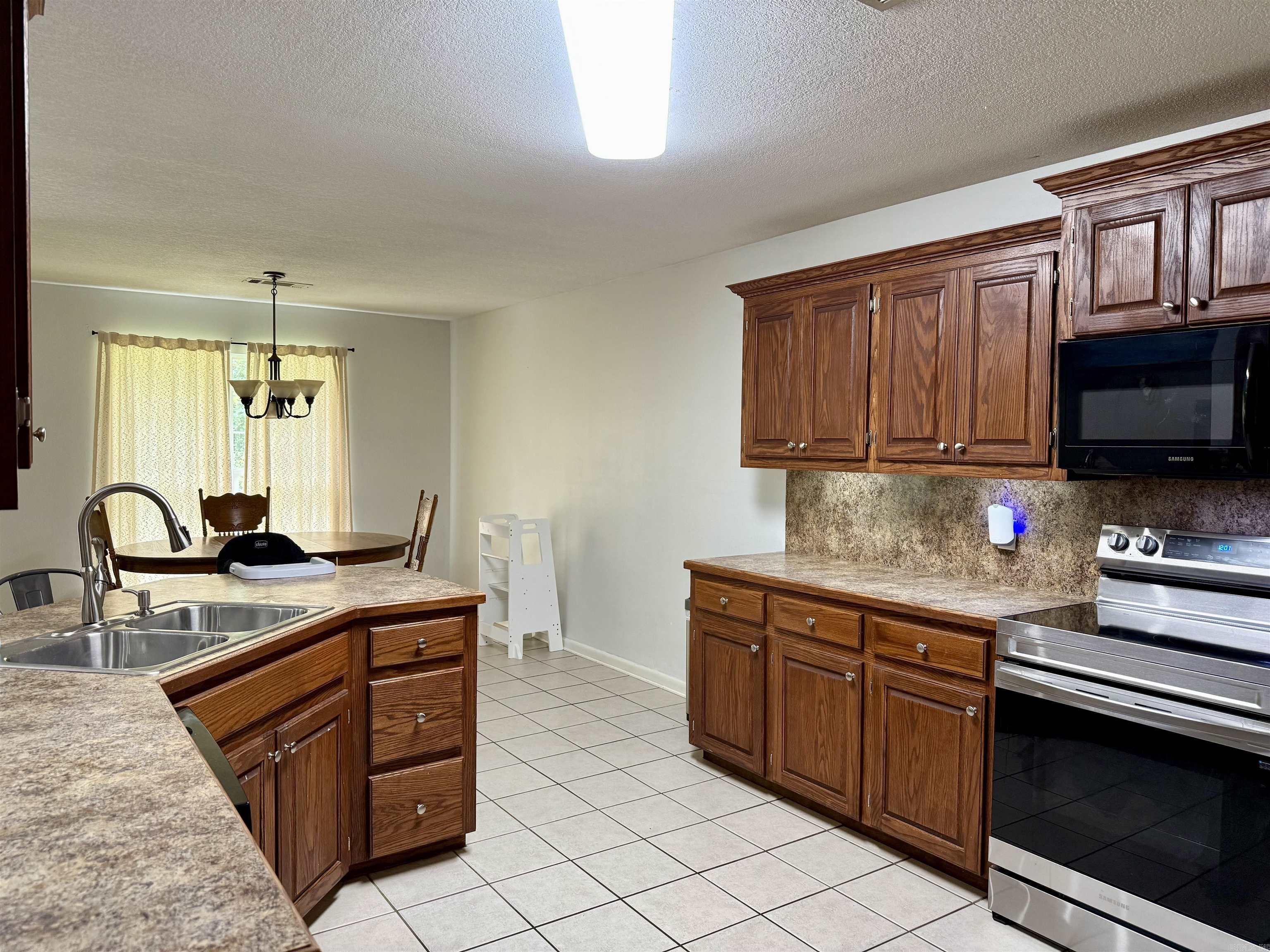39 Valley CT  Sheridan, AR