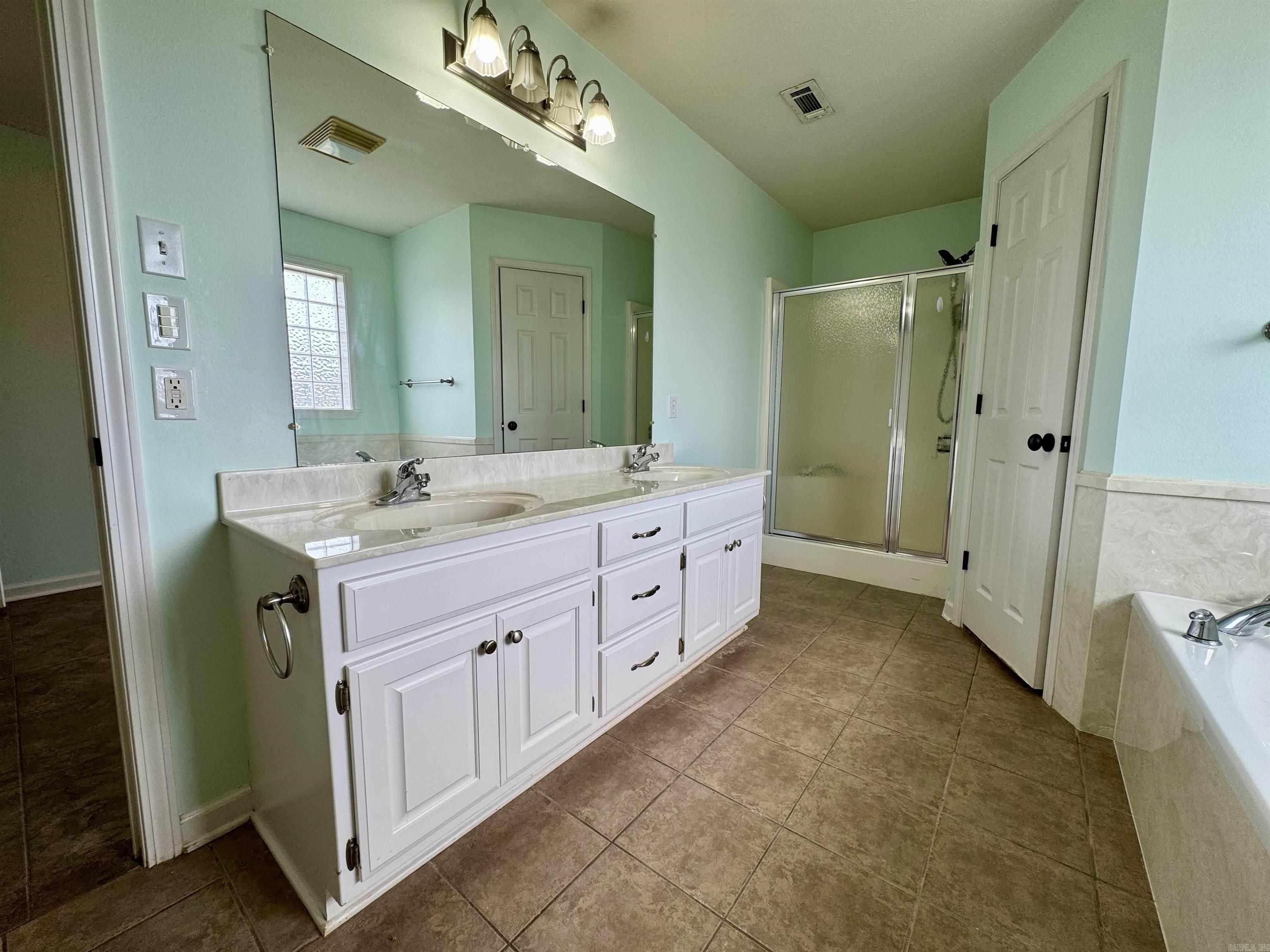 2205 Caleb Dr.  Searcy, AR