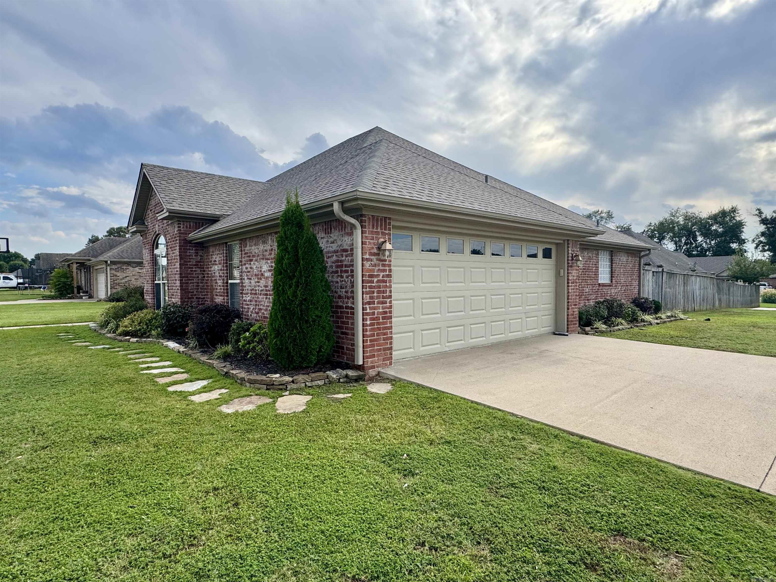 2205 Caleb Dr.  Searcy, AR