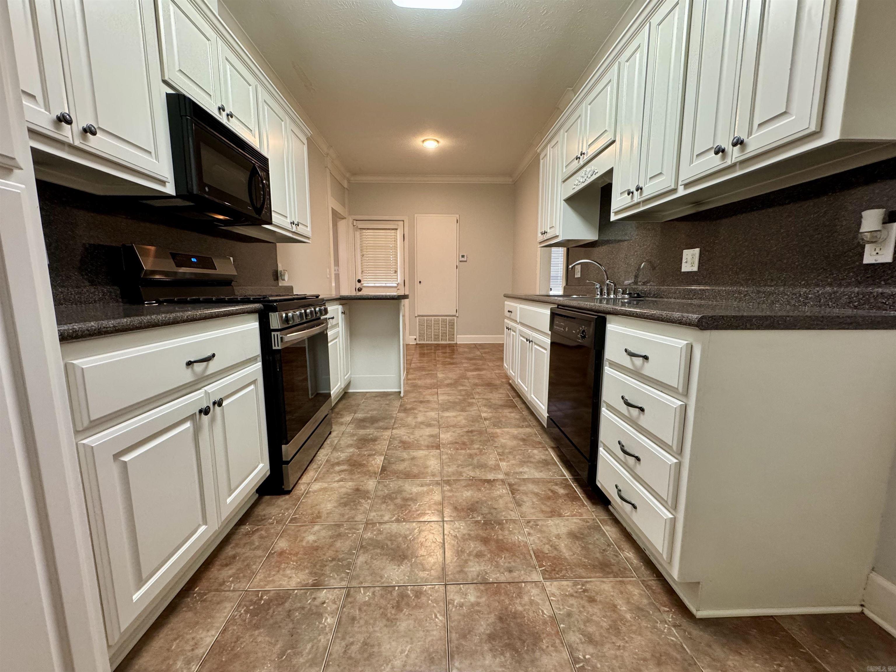 2205 Caleb Dr.  Searcy, AR