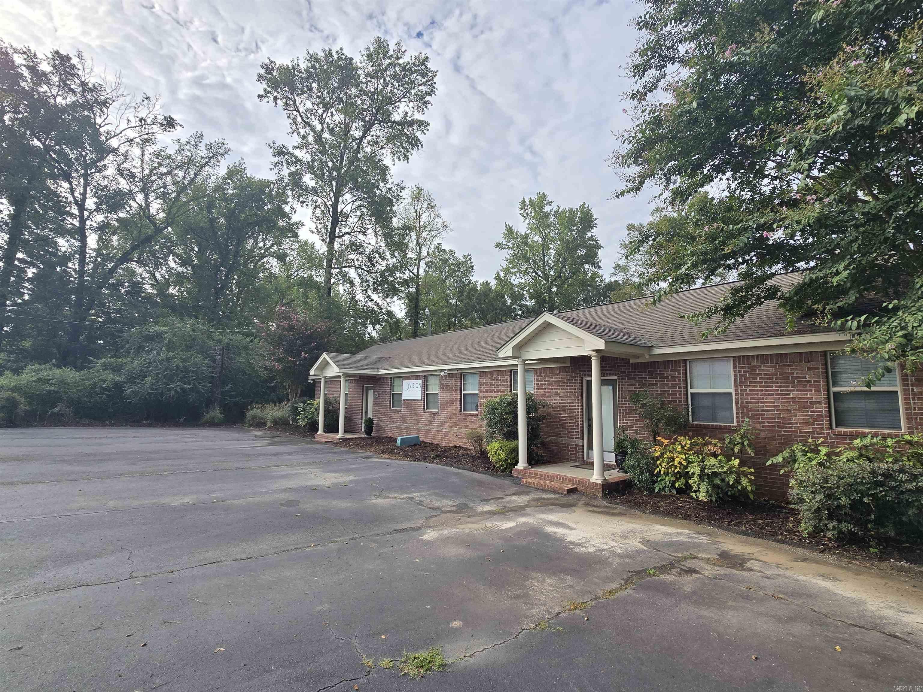 18425-18509 Kanis  Little Rock, AR