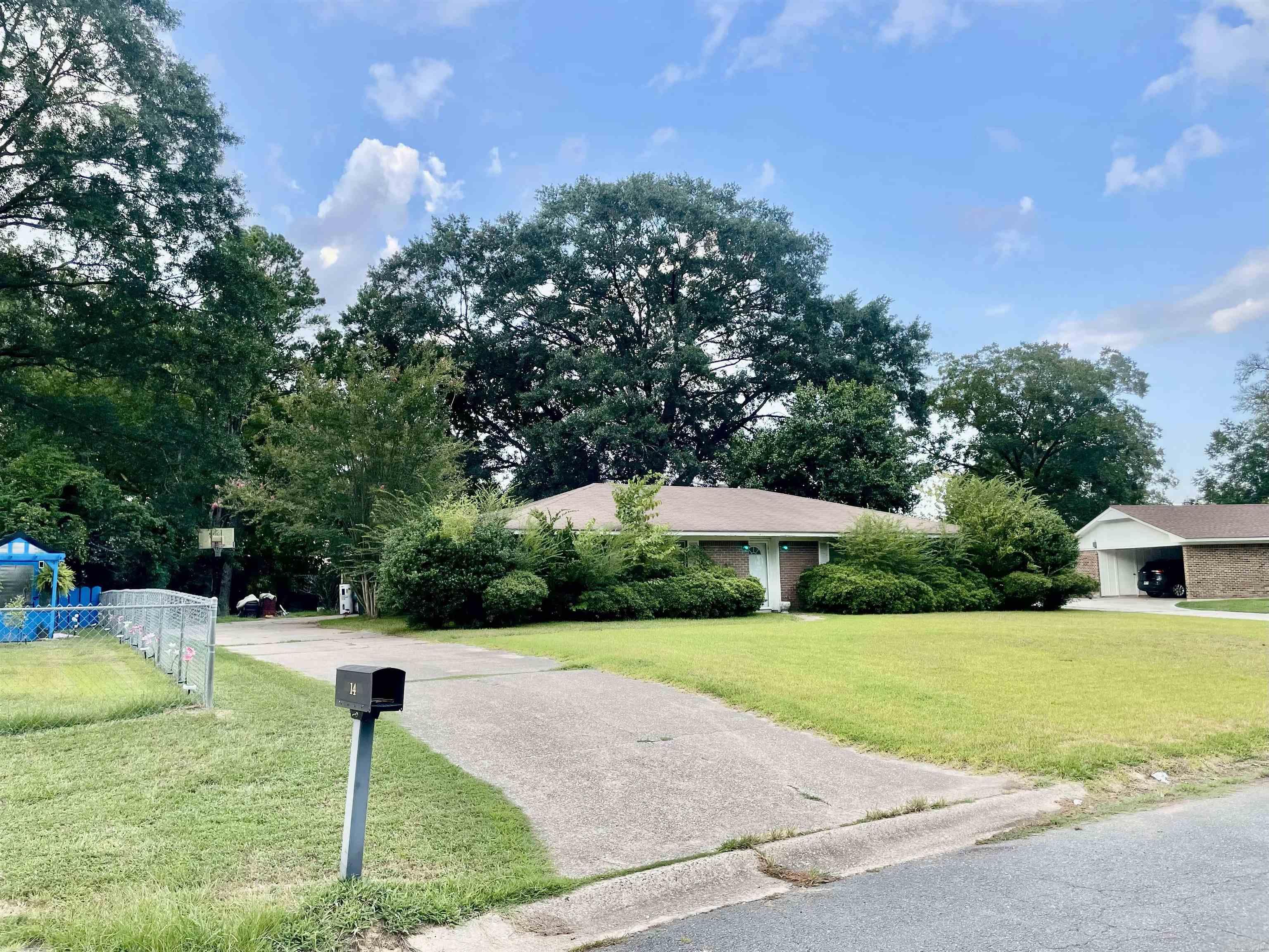 14 Cloverdale  Warren, AR