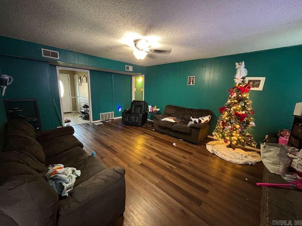 1002 W Clement  West Memphis, AR