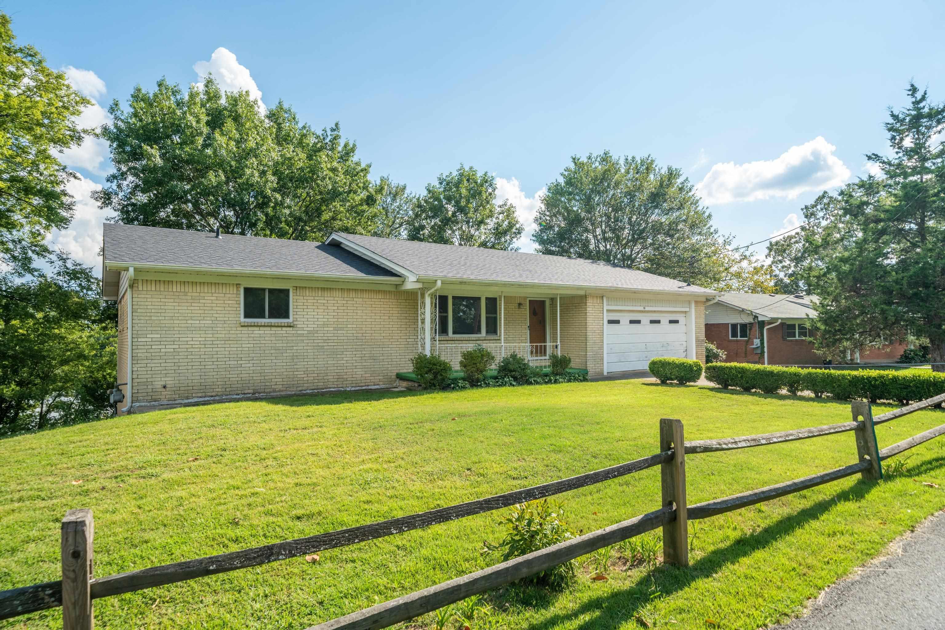 106 McMahan  Hot Springs, AR