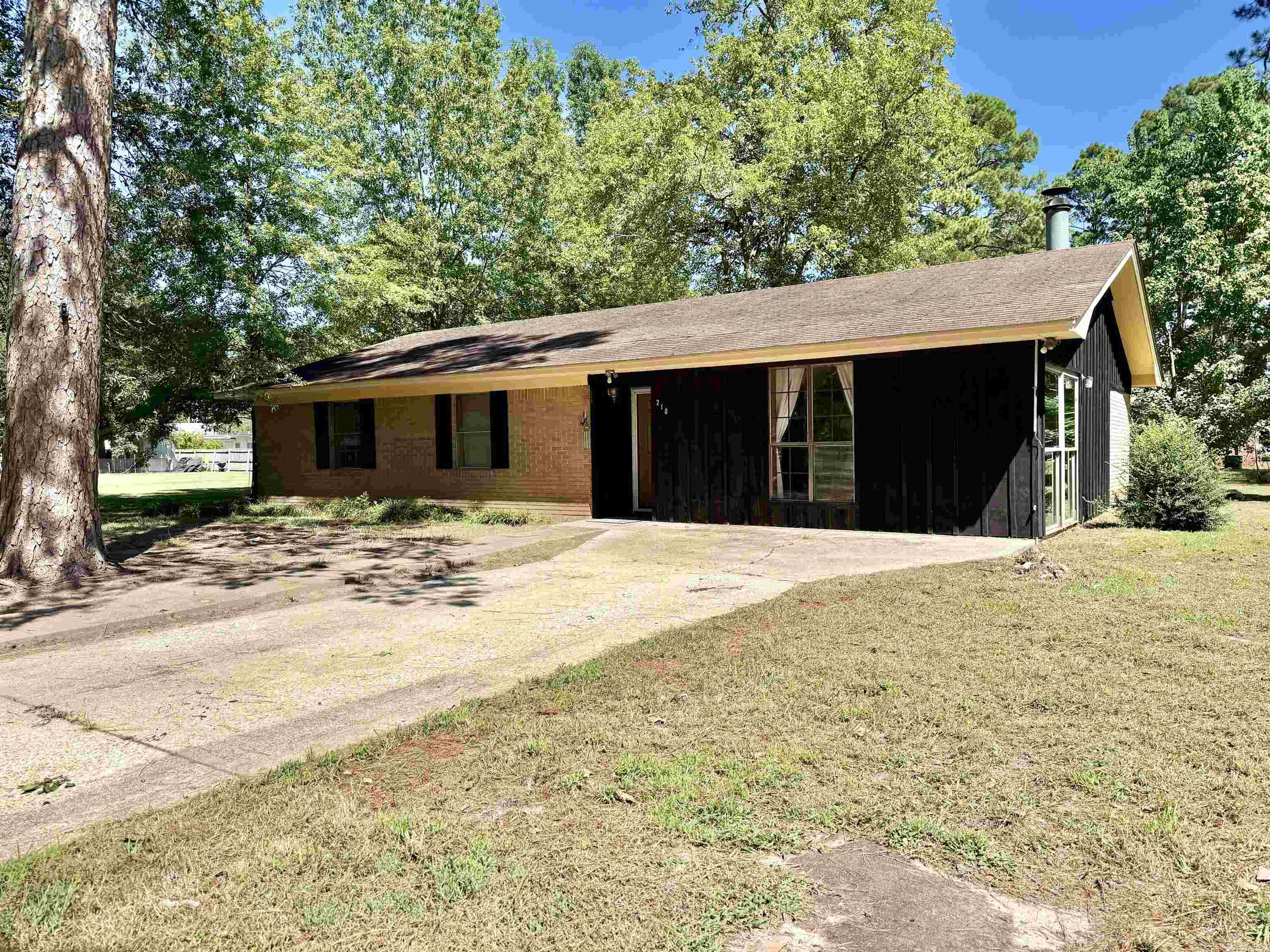 210 Apple  Bearden, AR