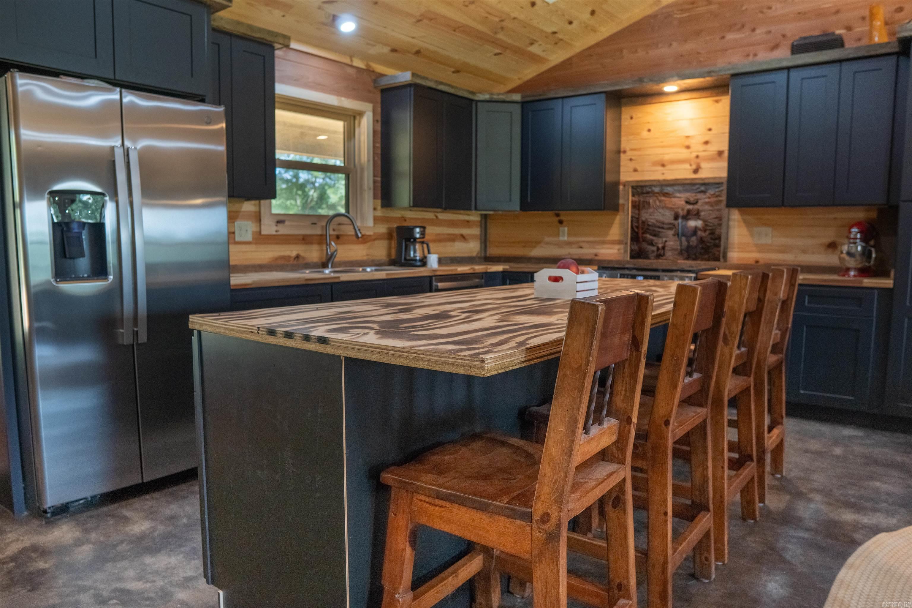 1269 Blackland  Oil Trough, AR