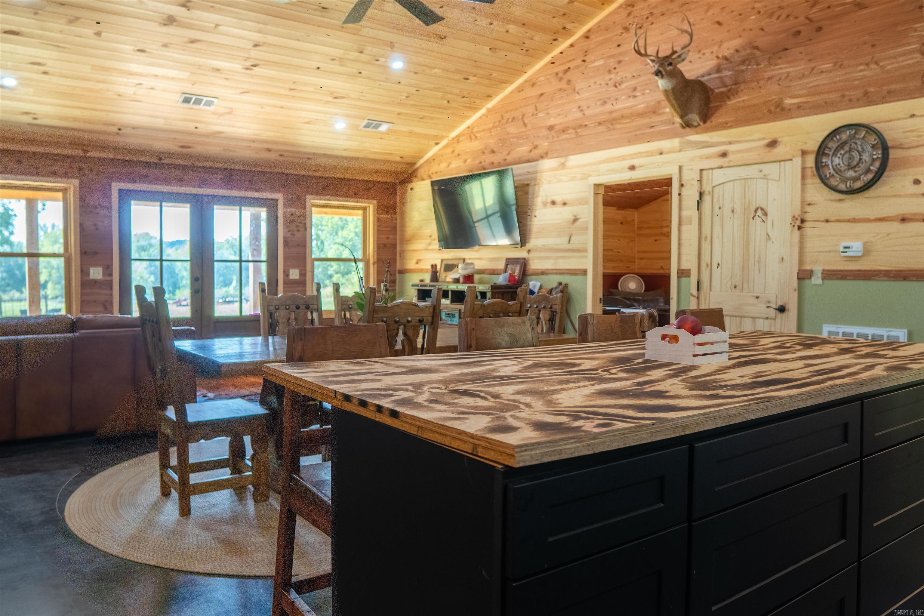 1269 Blackland  Oil Trough, AR