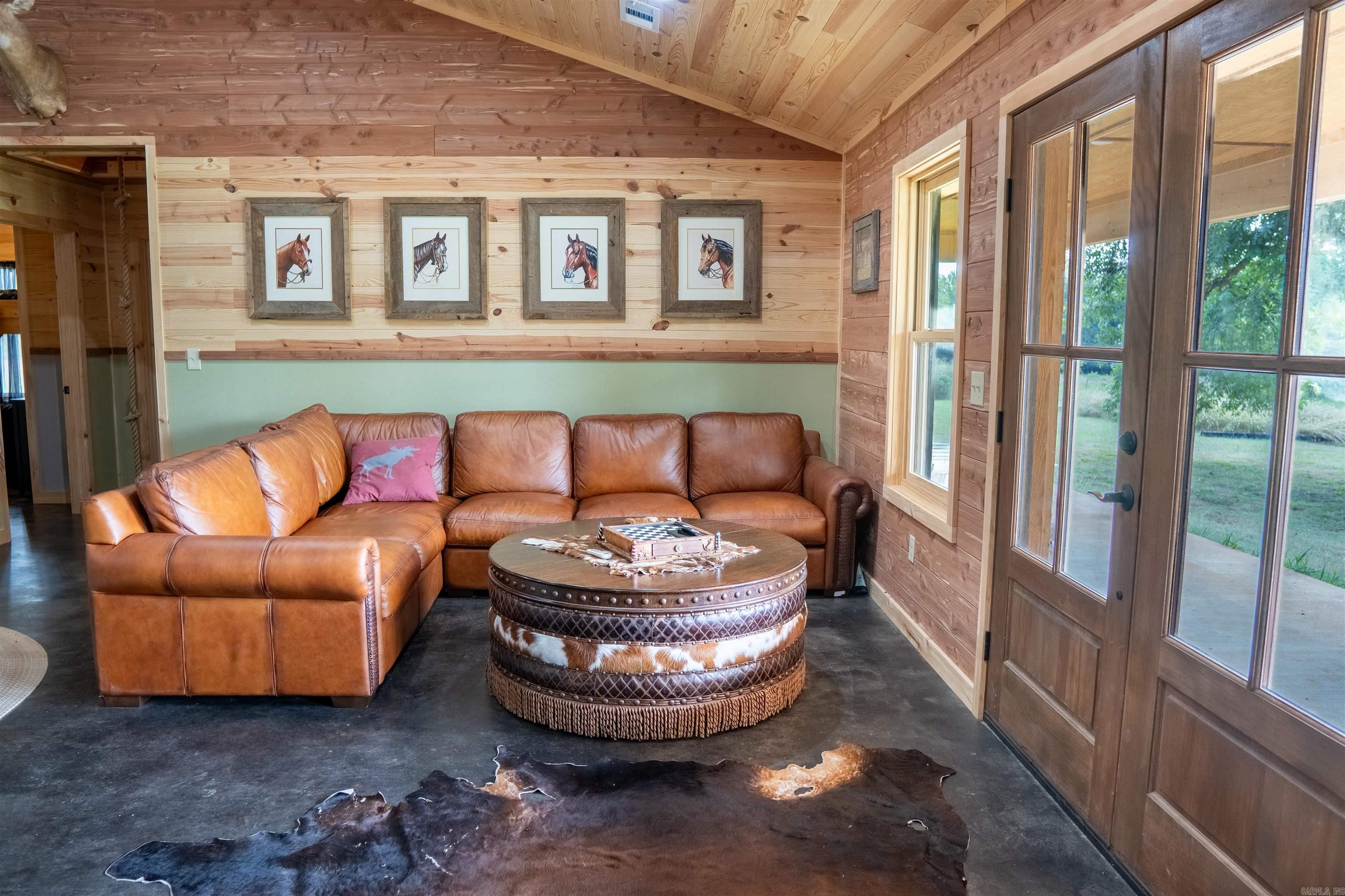 1269 Blackland  Oil Trough, AR