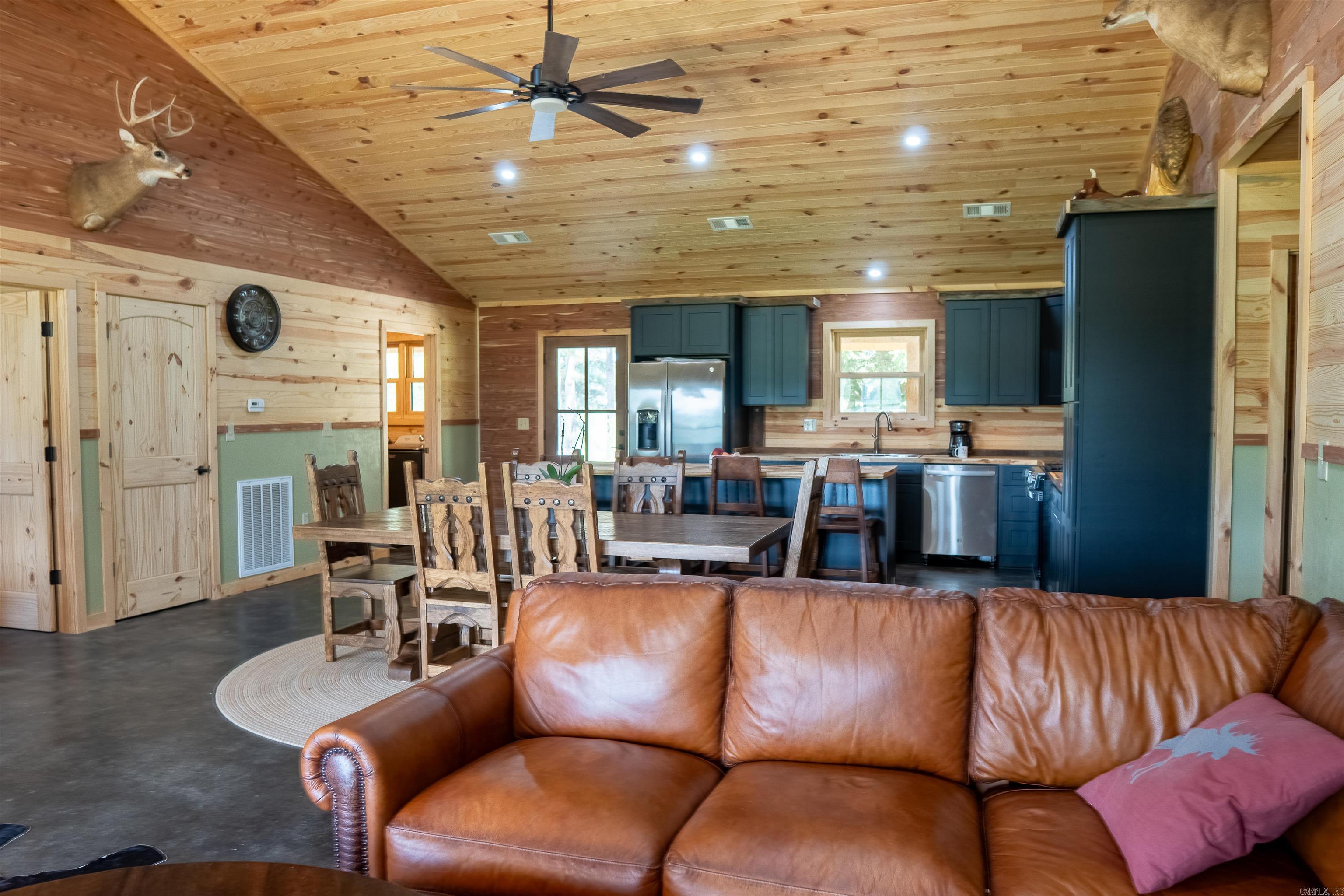 1269 Blackland  Oil Trough, AR