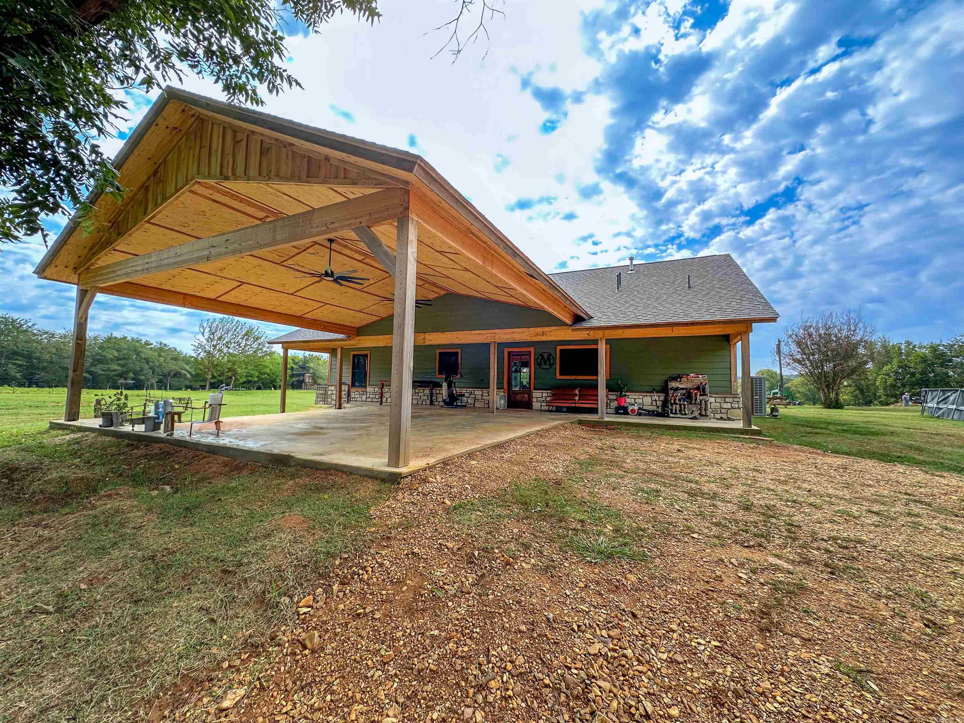 1269 Blackland  Oil Trough, AR