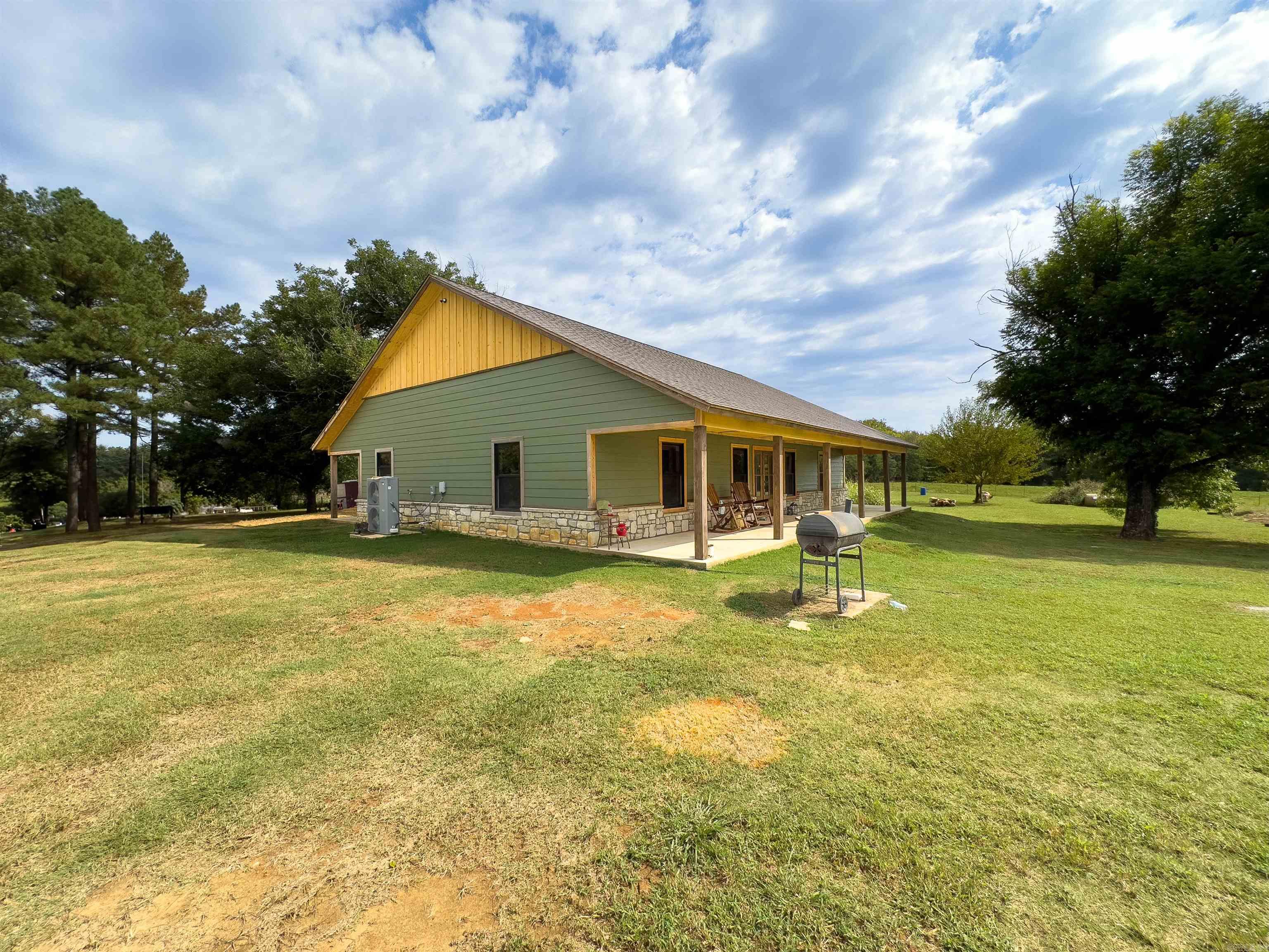 1269 Blackland  Oil Trough, AR