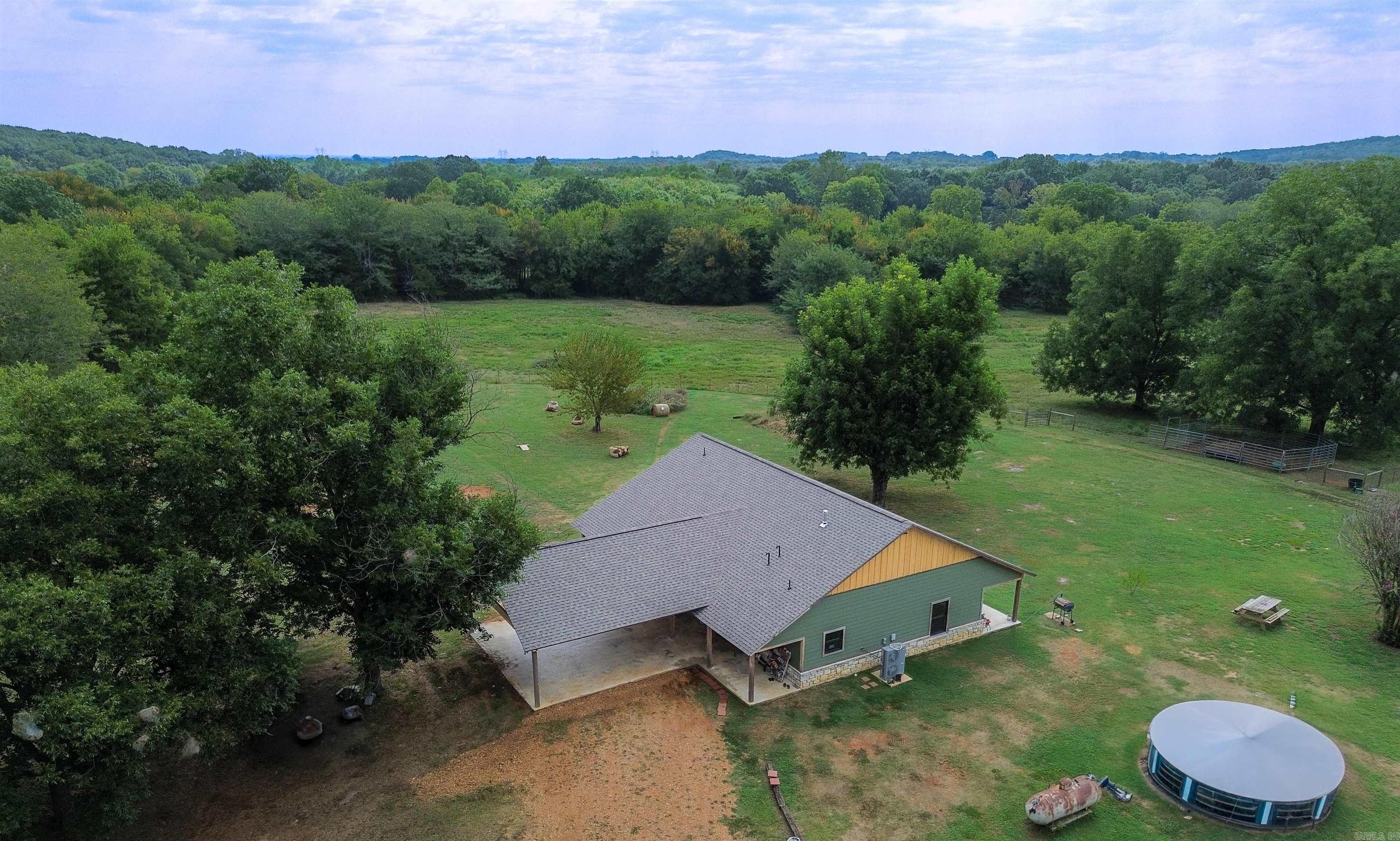 1269 Blackland  Oil Trough, AR