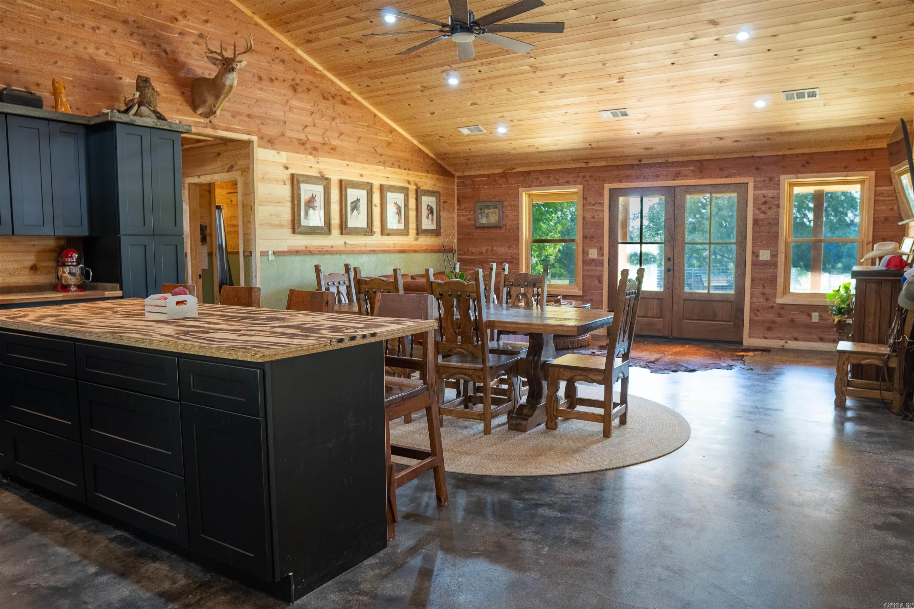 1269 Blackland  Oil Trough, AR