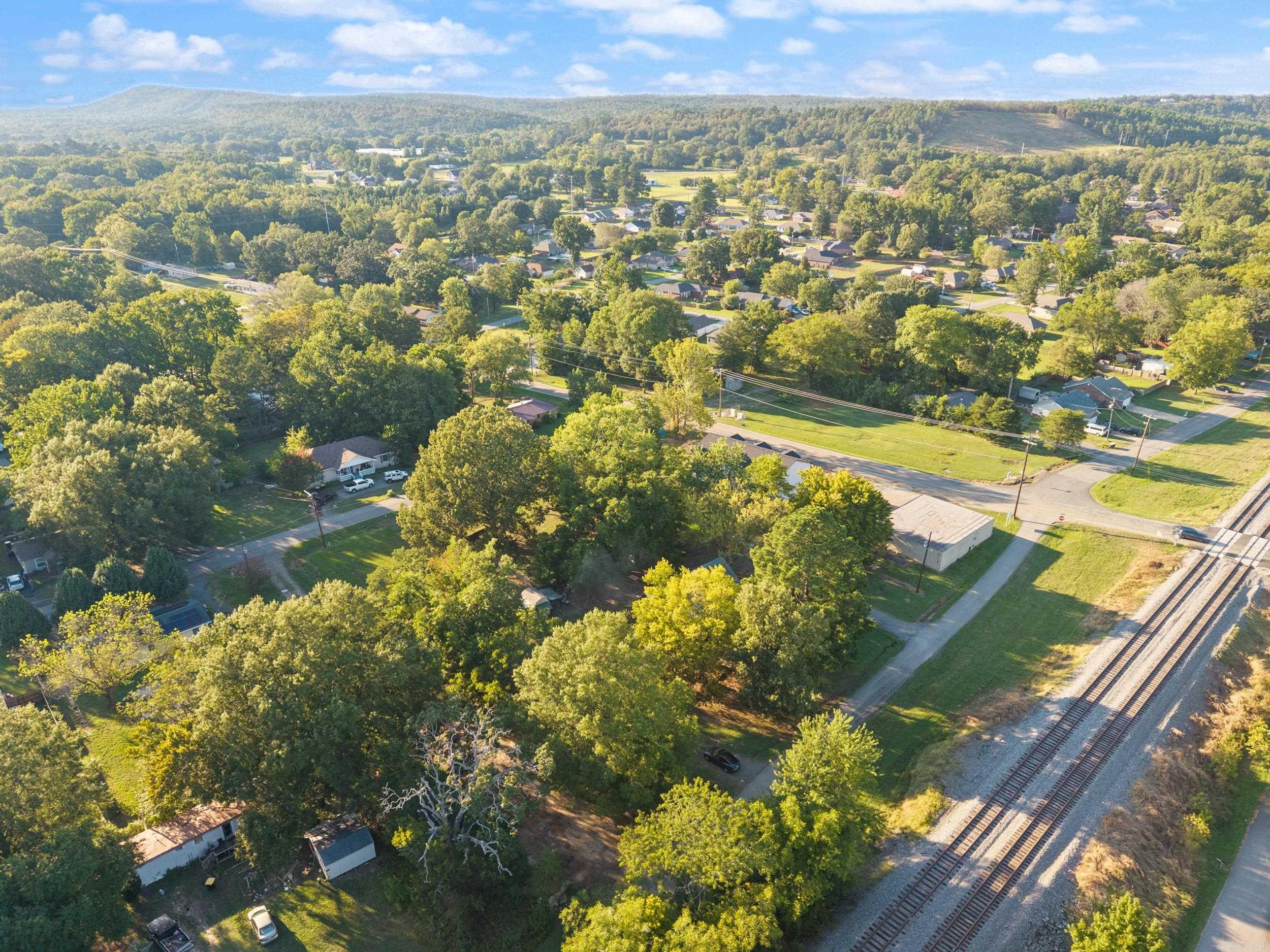 6 S Main  Mayflower, AR