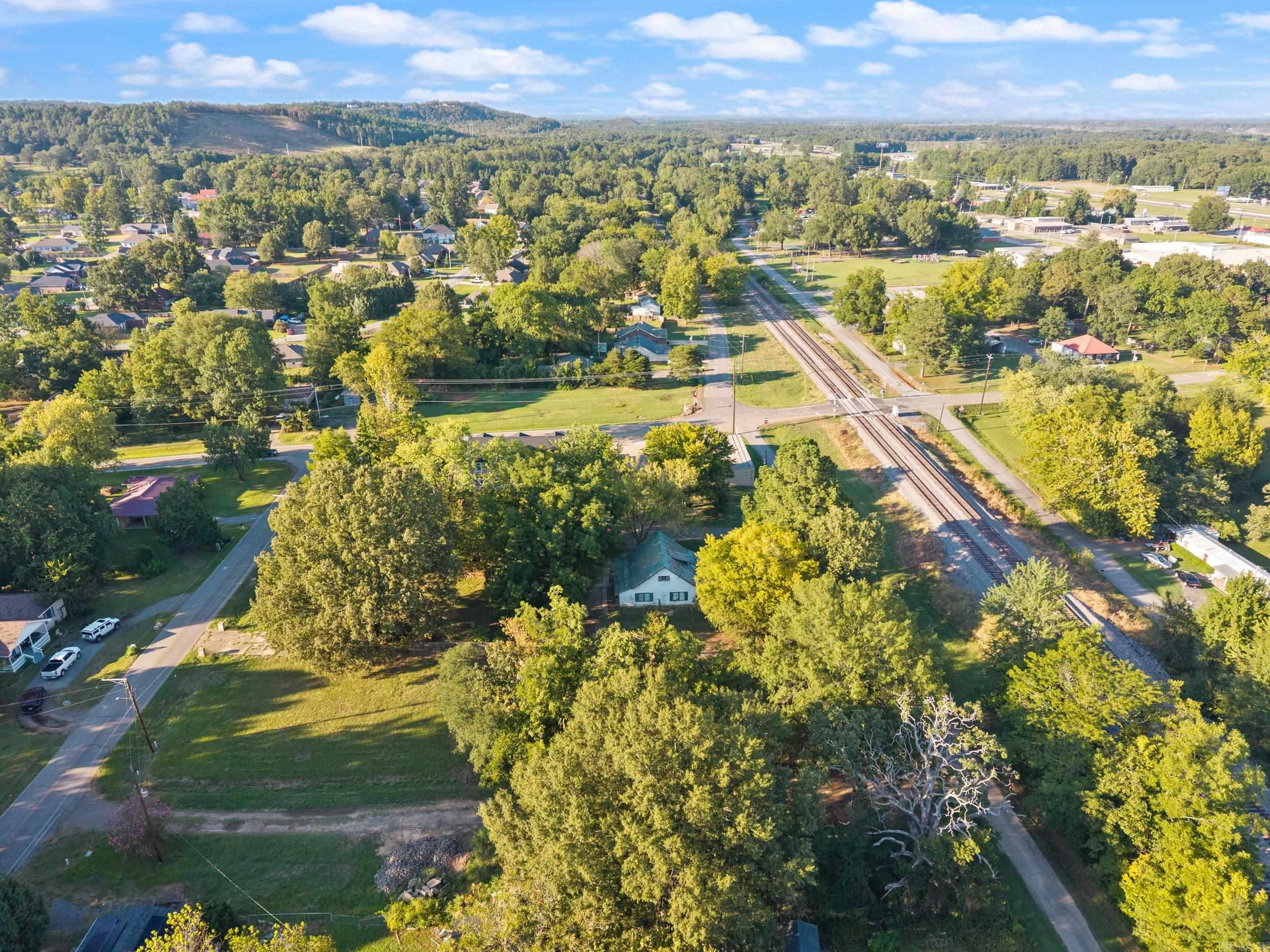 6 S Main  Mayflower, AR