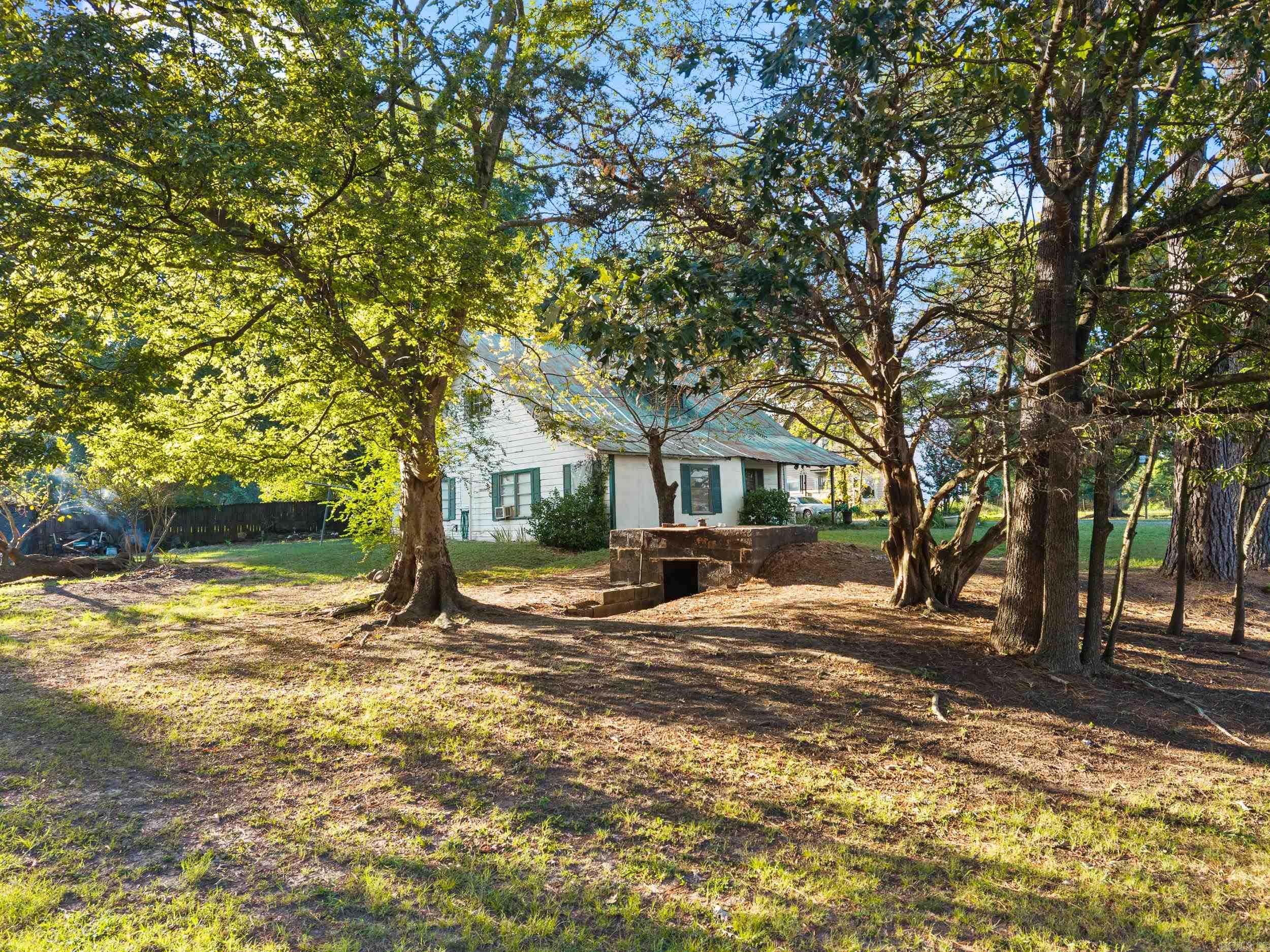 6 S Main  Mayflower, AR