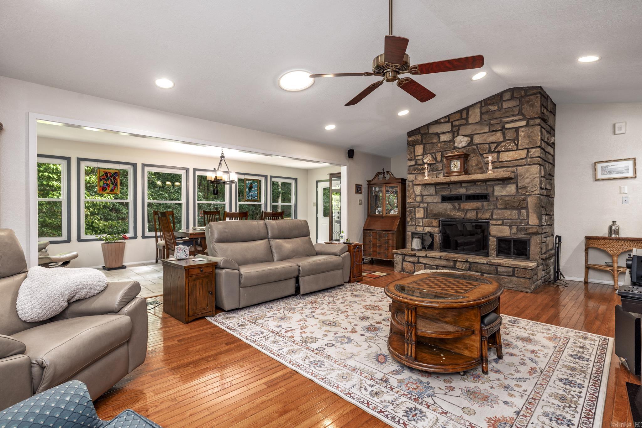 7 Montanes  Hot Springs Village, AR
