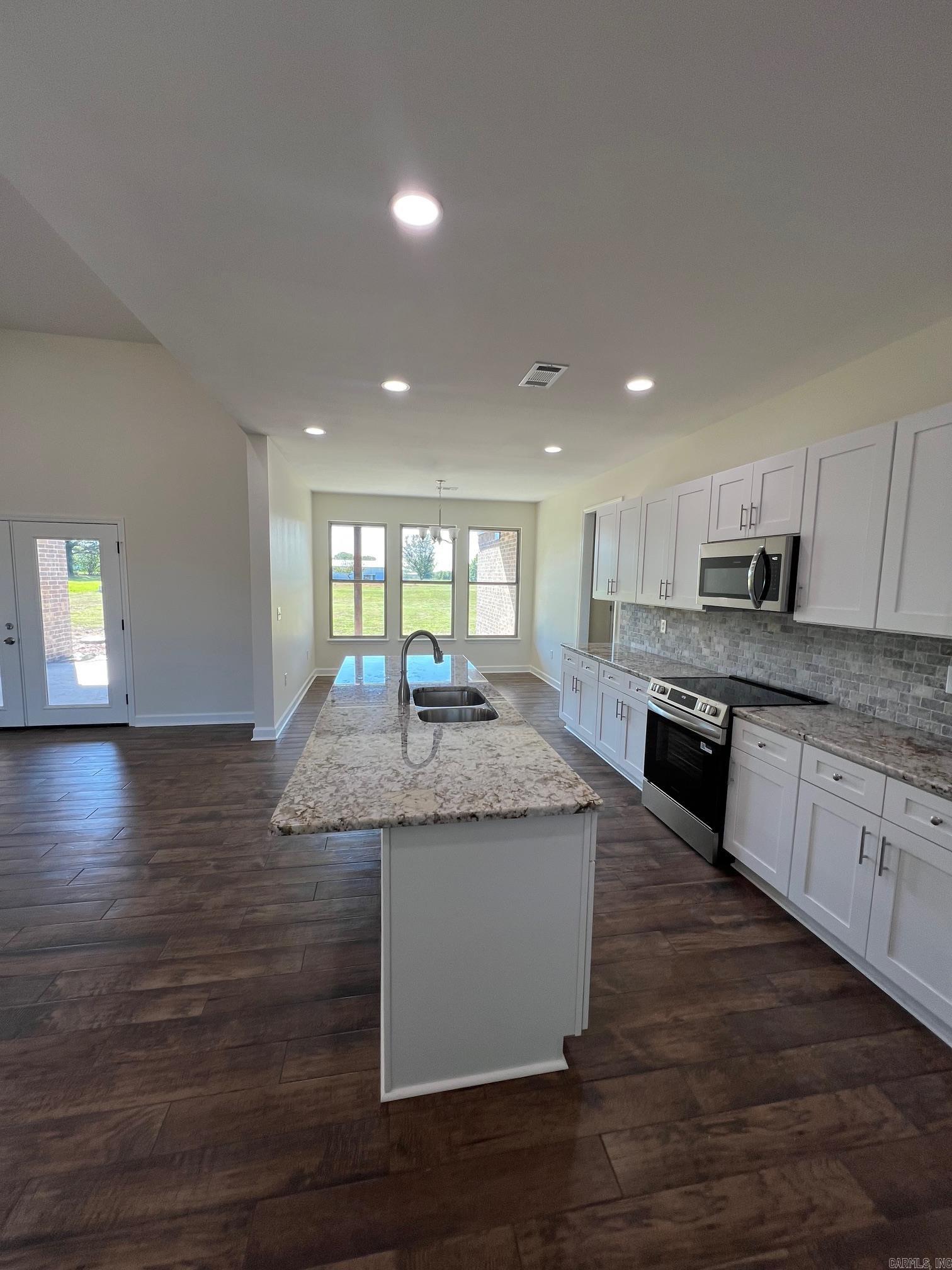 15 Country Meadows Dr  Vilonia, AR