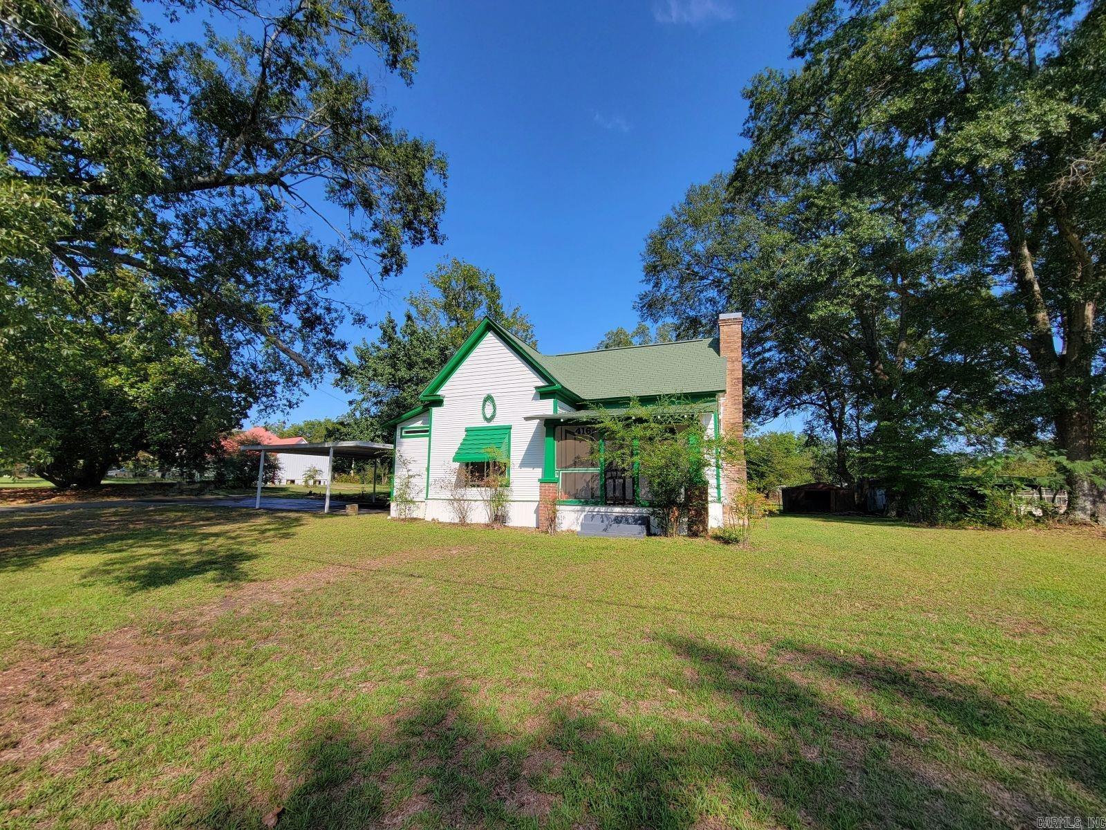 416 N Azalea  Lockesburg, AR