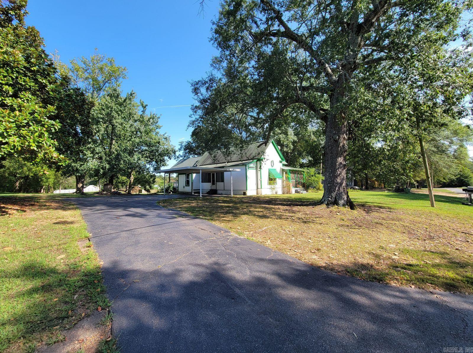 416 N Azalea  Lockesburg, AR